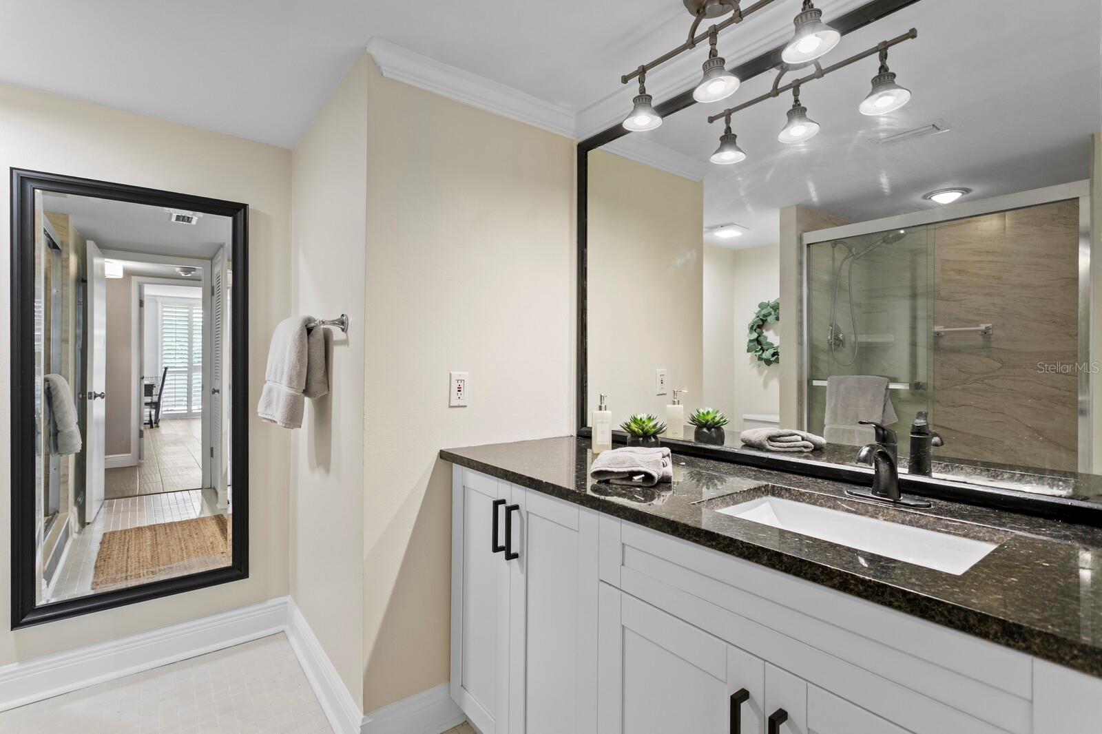 100 OAKMONT #105 — photo 17