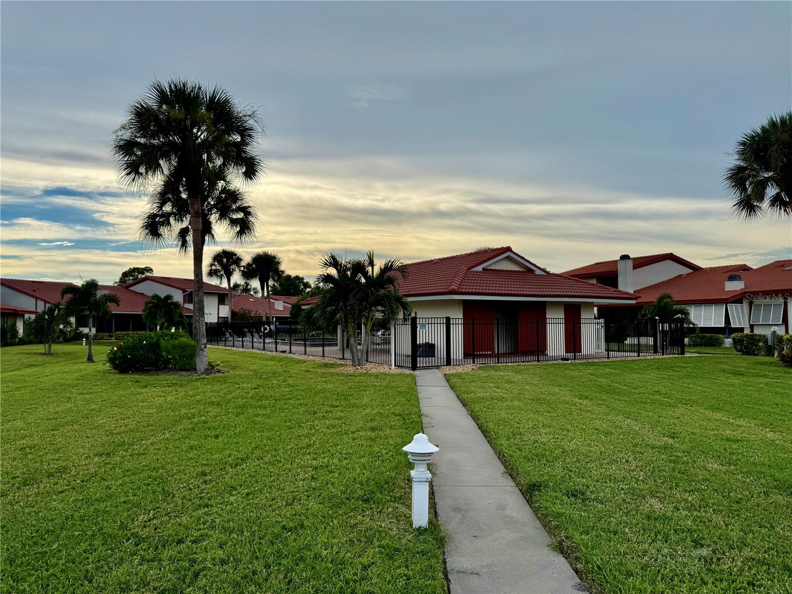718 SORRENTO INLET DR #718 — photo 33
