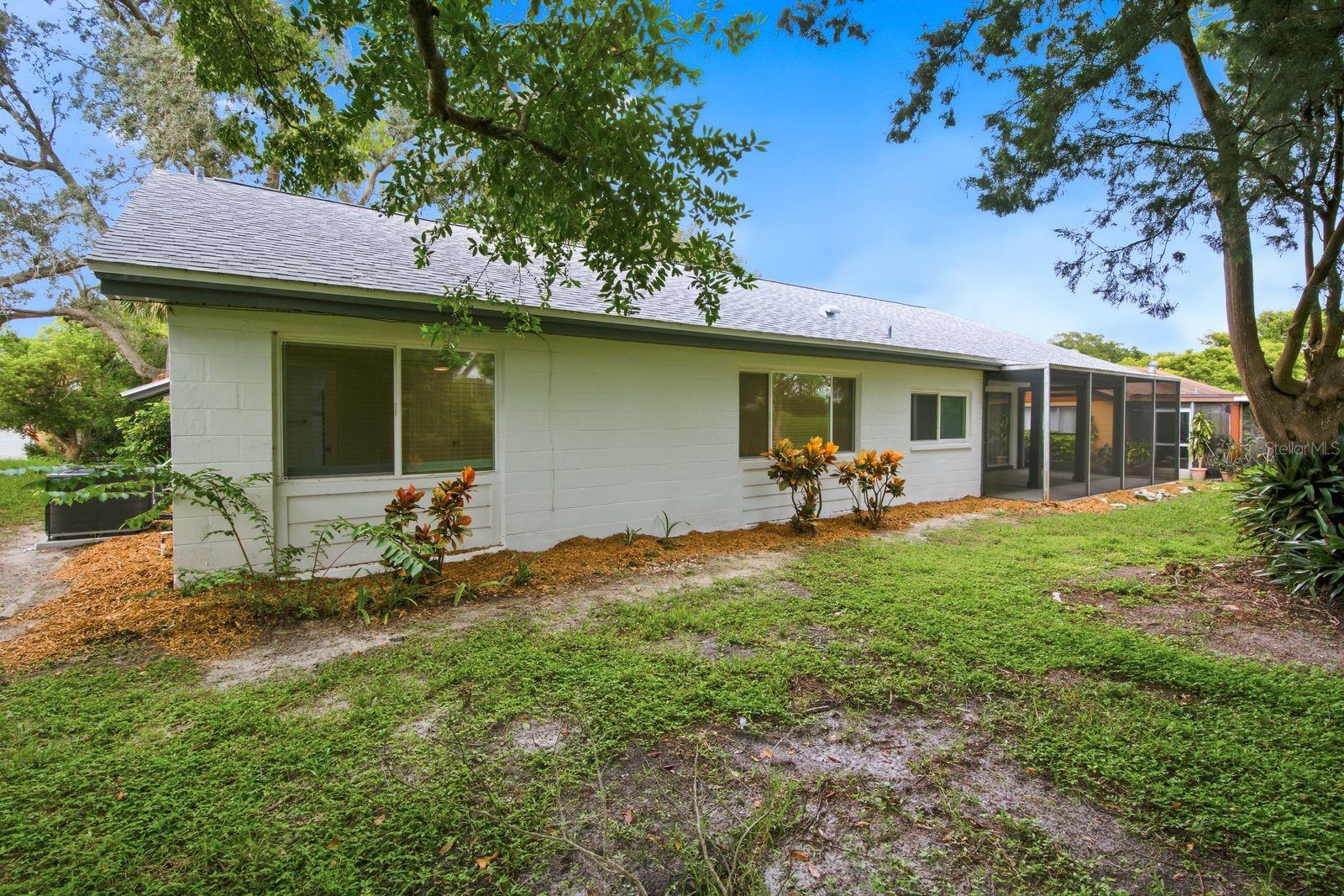 8604 MILL CREEK LN — photo 38