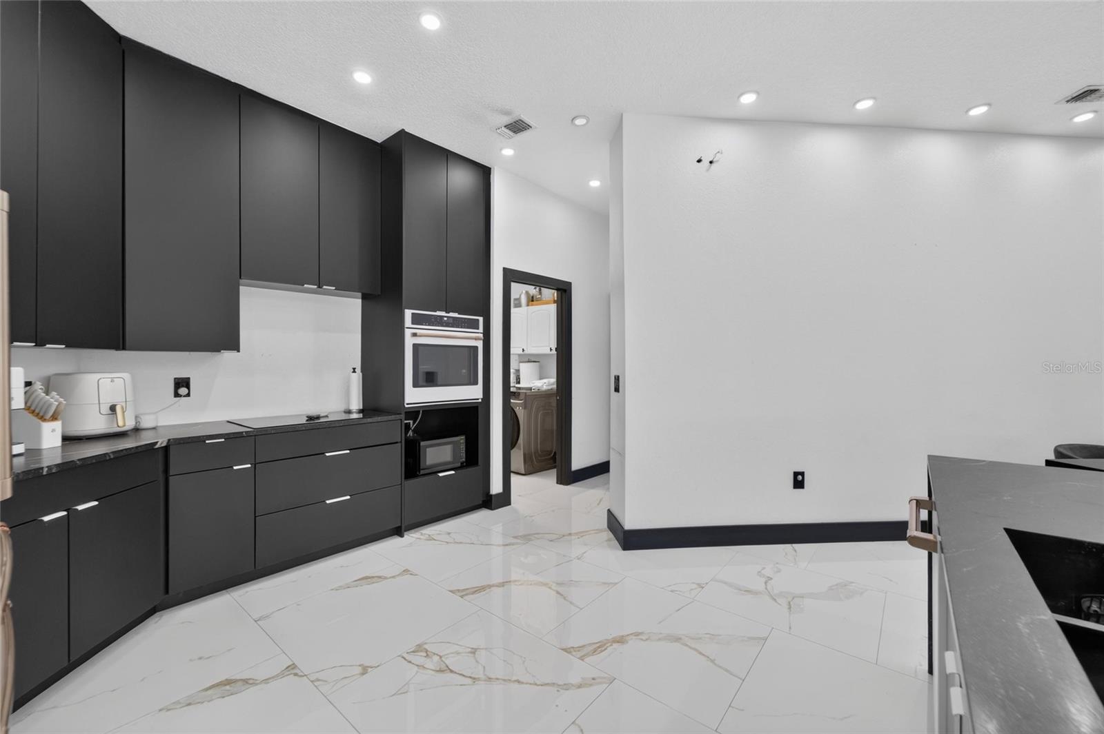 3926 NORTHRIDGE DR — photo 14
