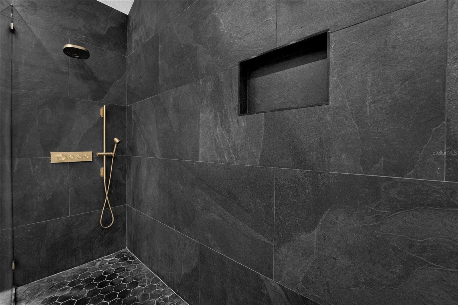 3926 NORTHRIDGE DR — photo 42