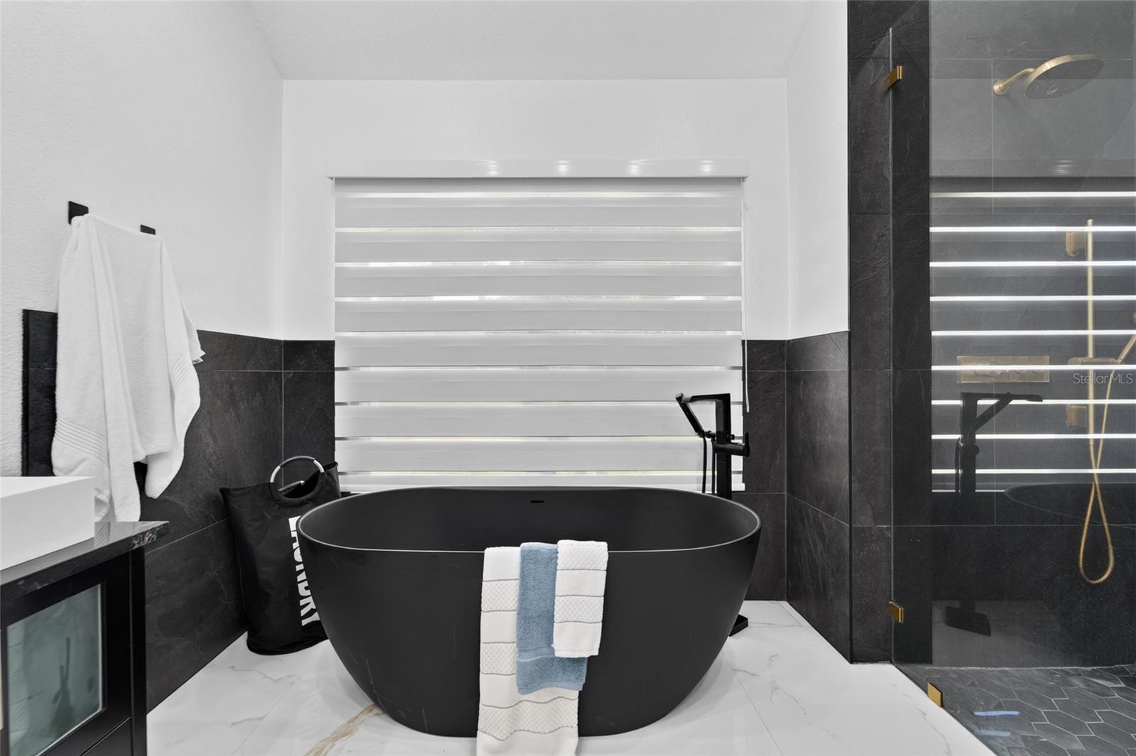 3926 NORTHRIDGE DR — photo 40