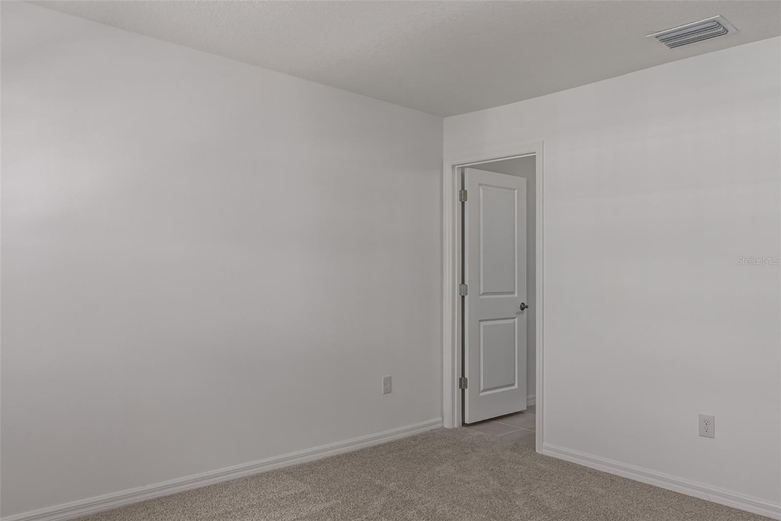 6357 FAIRMONT LN — photo 10