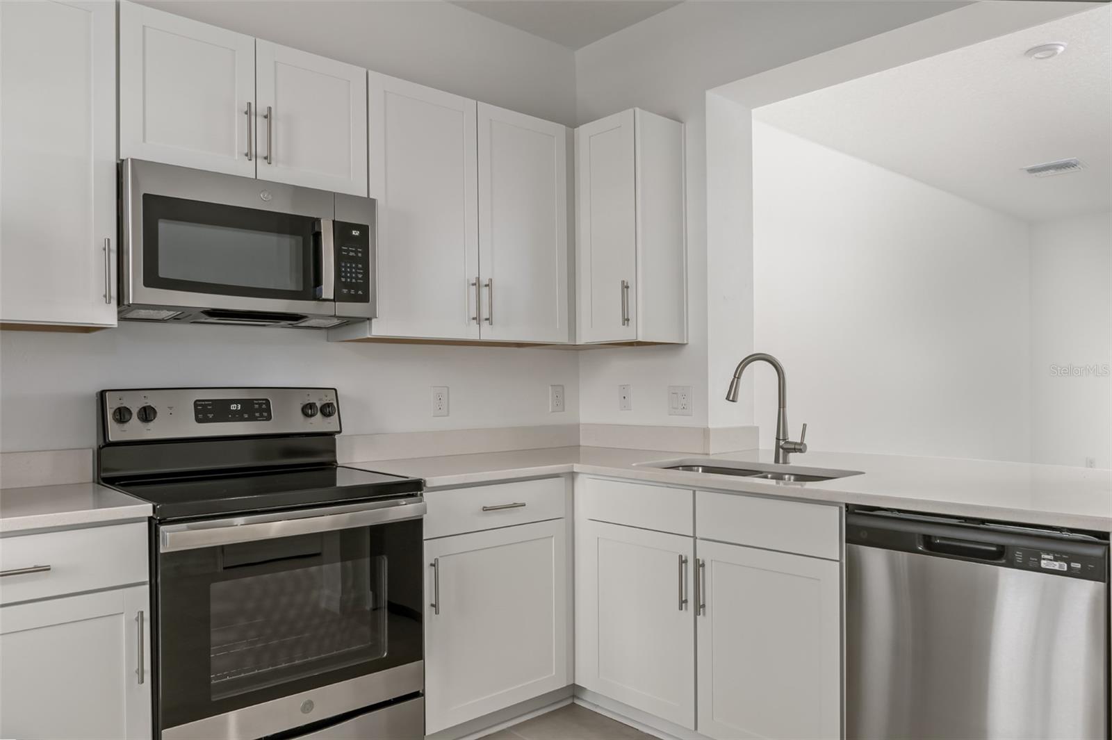 6357 FAIRMONT LN — photo 6