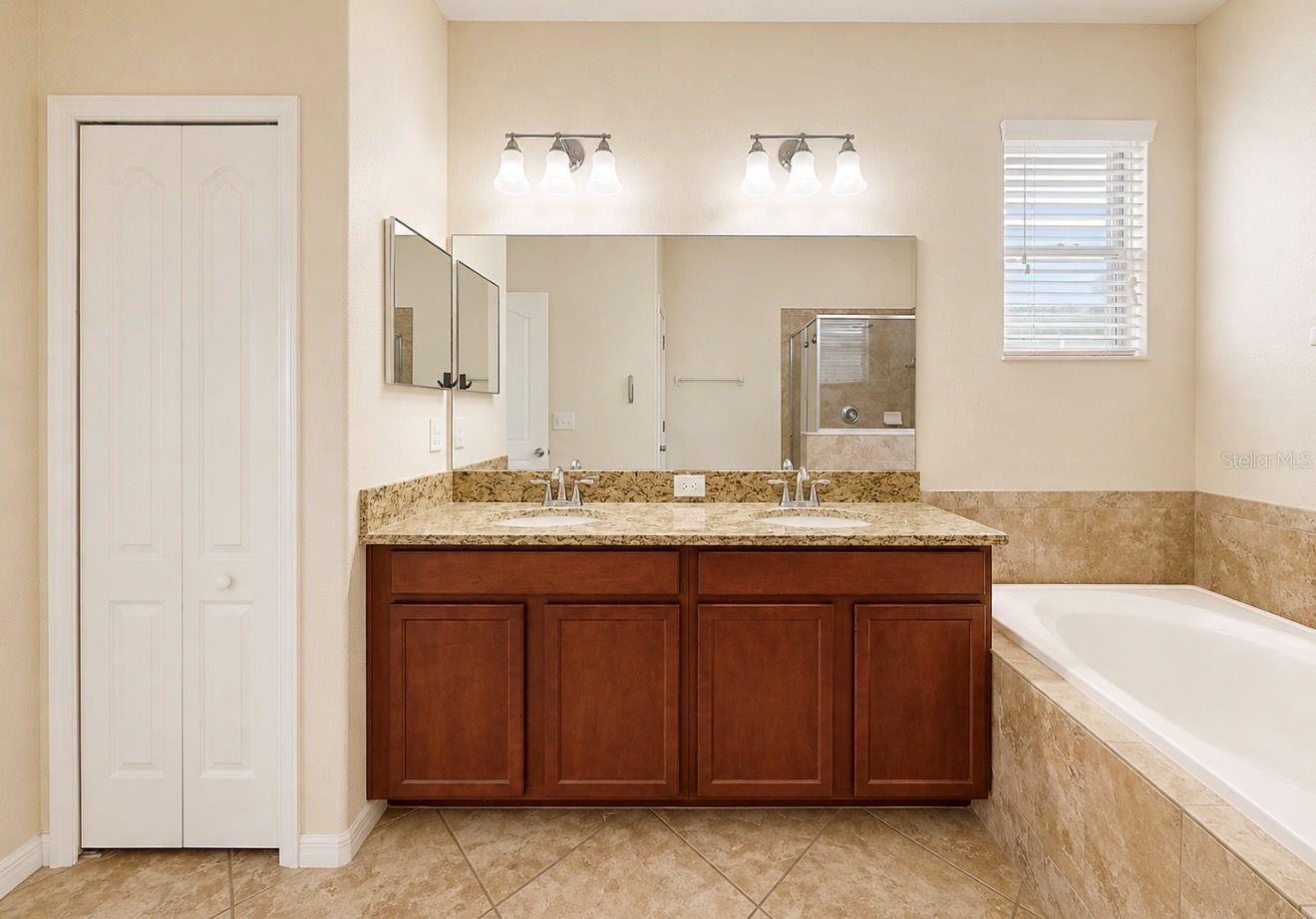 619 WABASH BREEZE CIR — photo 24