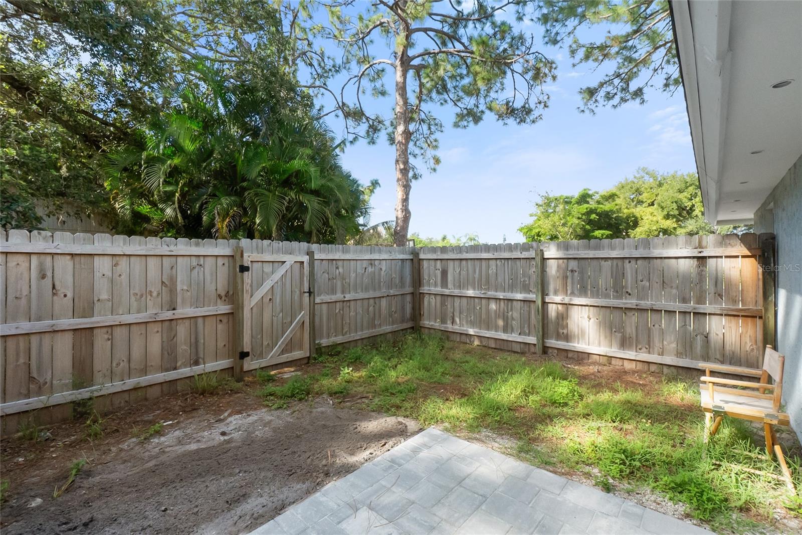 420 MELODY CIR — photo 33