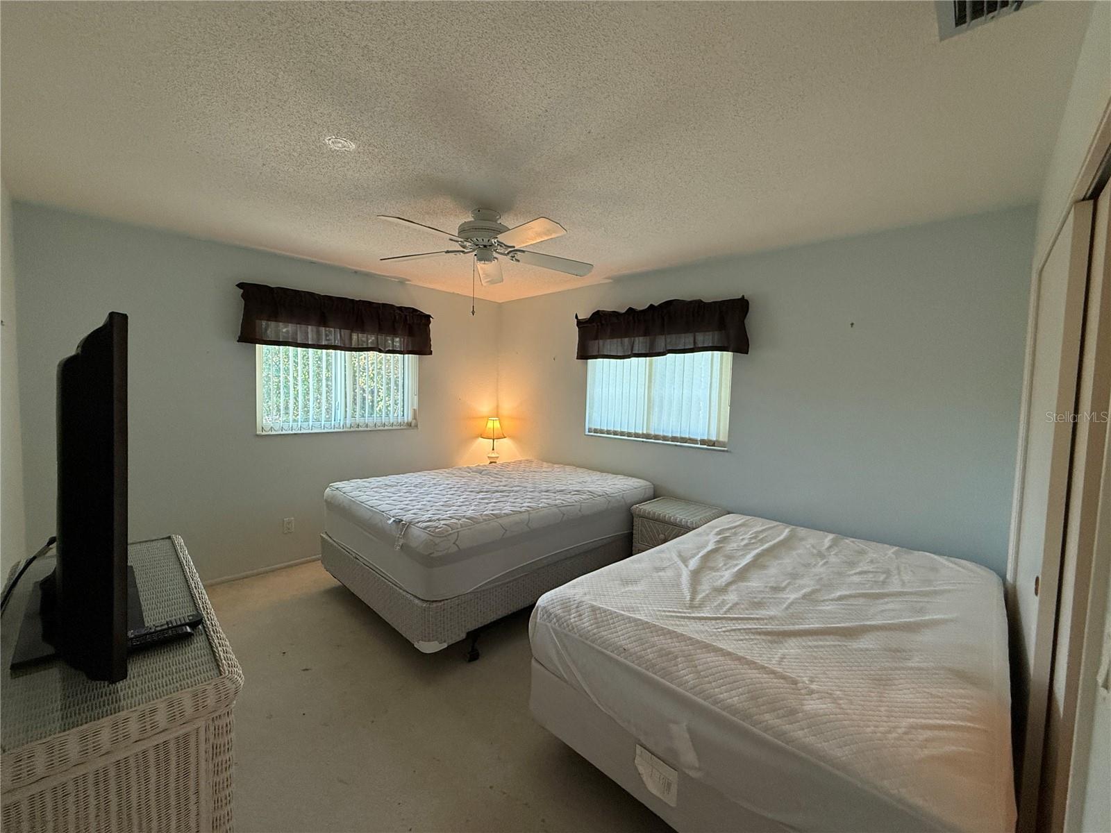 386 PINEVIEW DR — photo 27