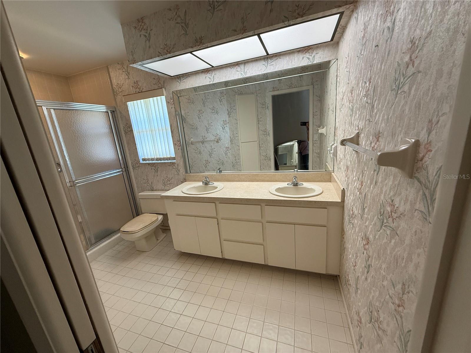 386 PINEVIEW DR — photo 15
