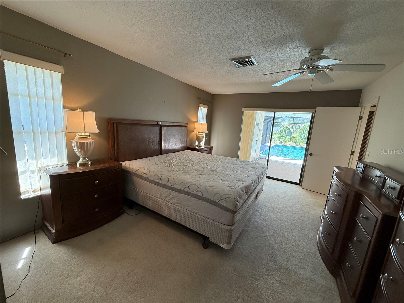 386 PINEVIEW DR — photo 13