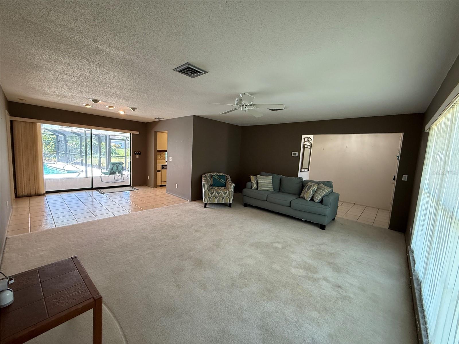 386 PINEVIEW DR — photo 10