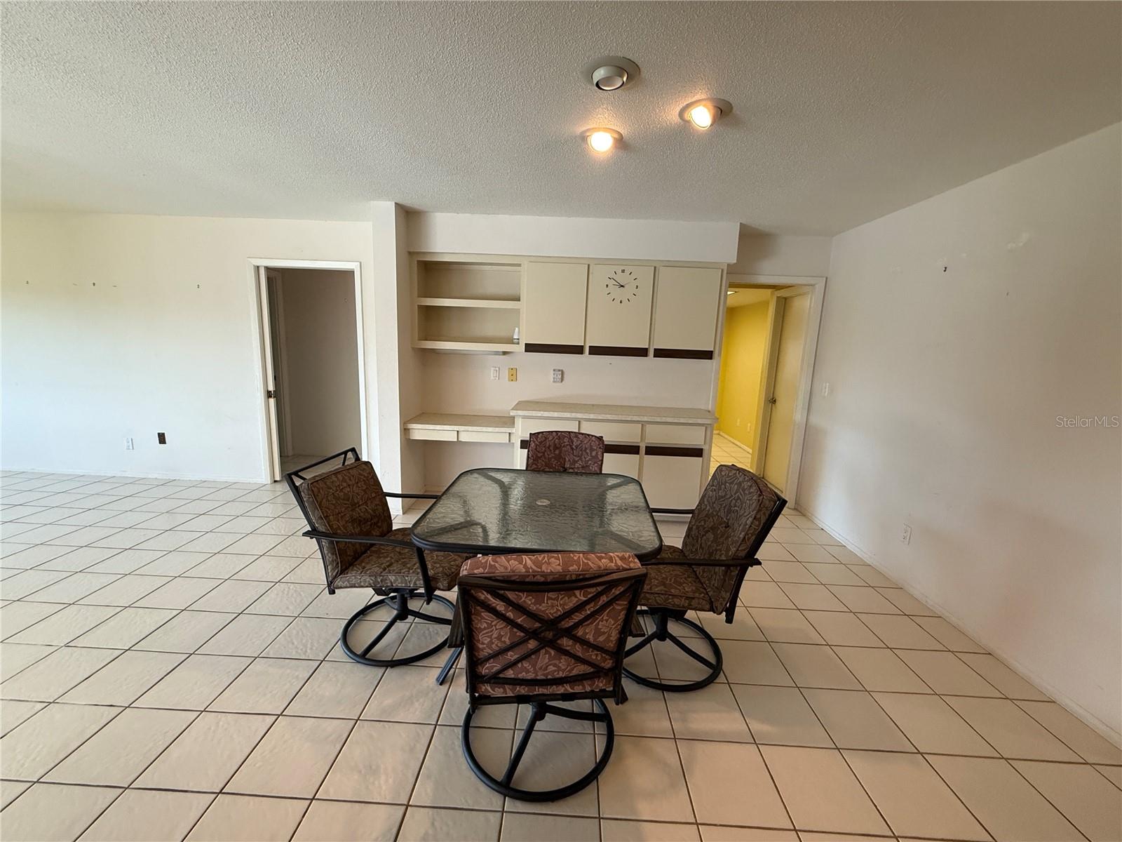 386 PINEVIEW DR — photo 20