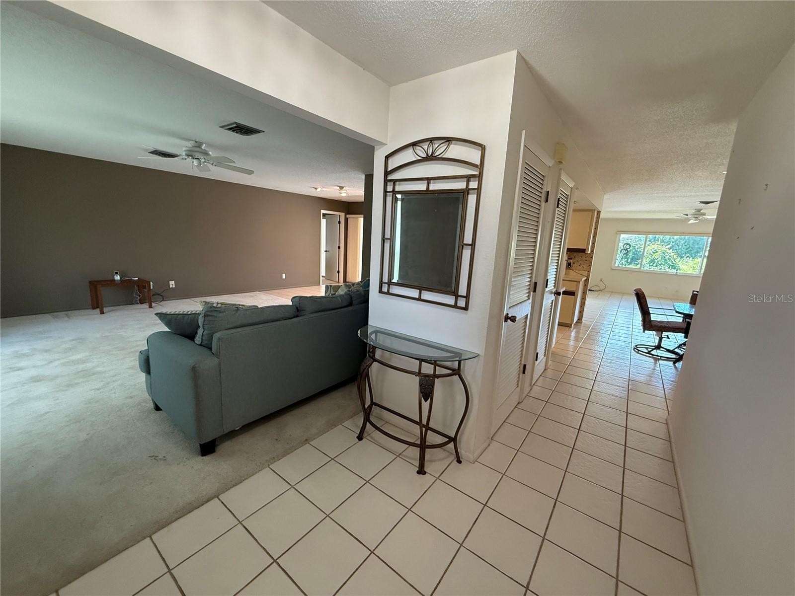 386 PINEVIEW DR — photo 5