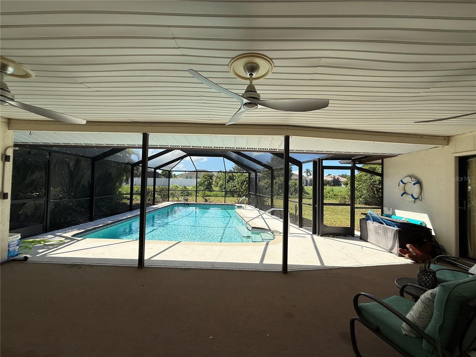 386 PINEVIEW DR — photo 24