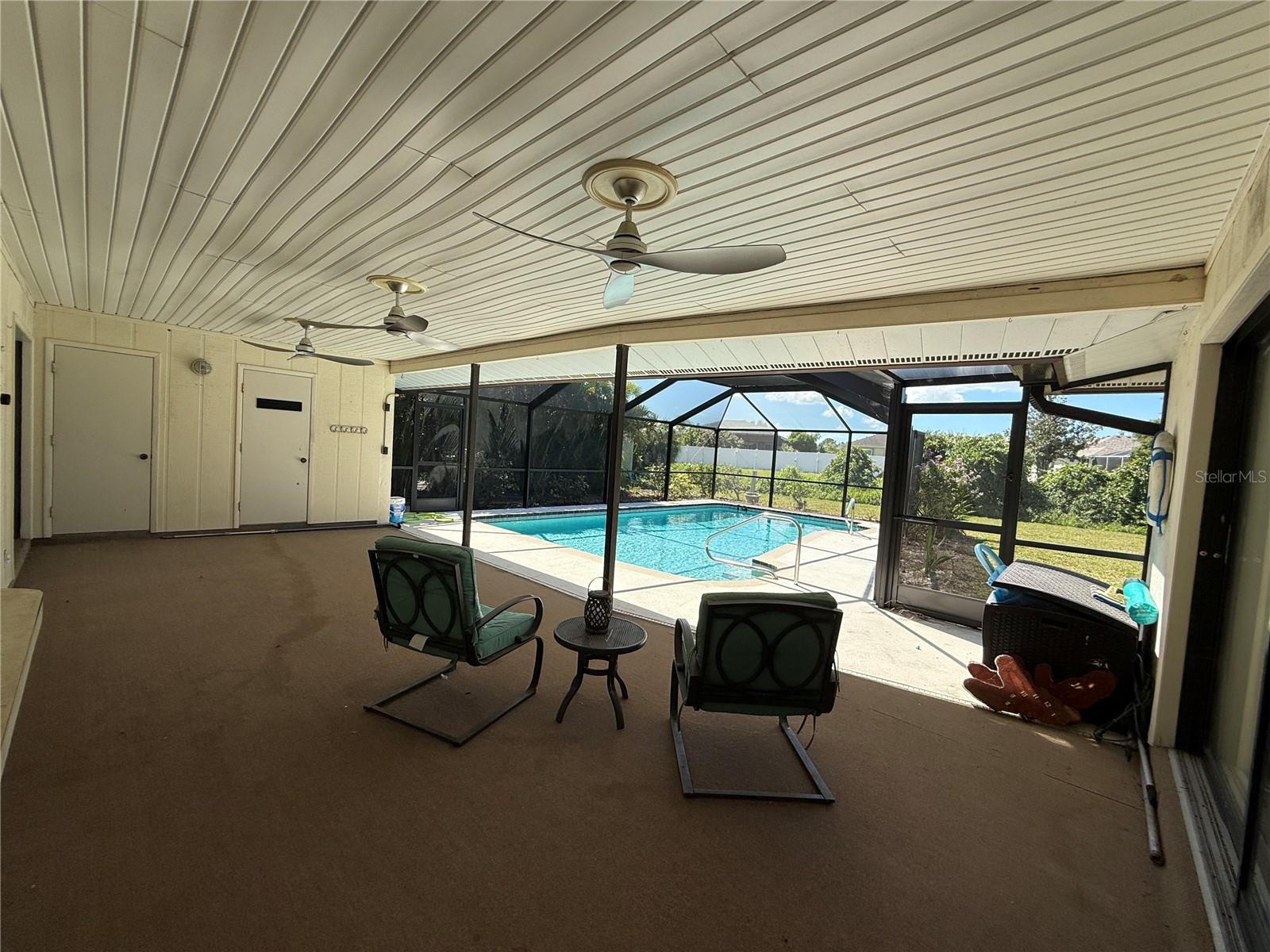 386 PINEVIEW DR — photo 23