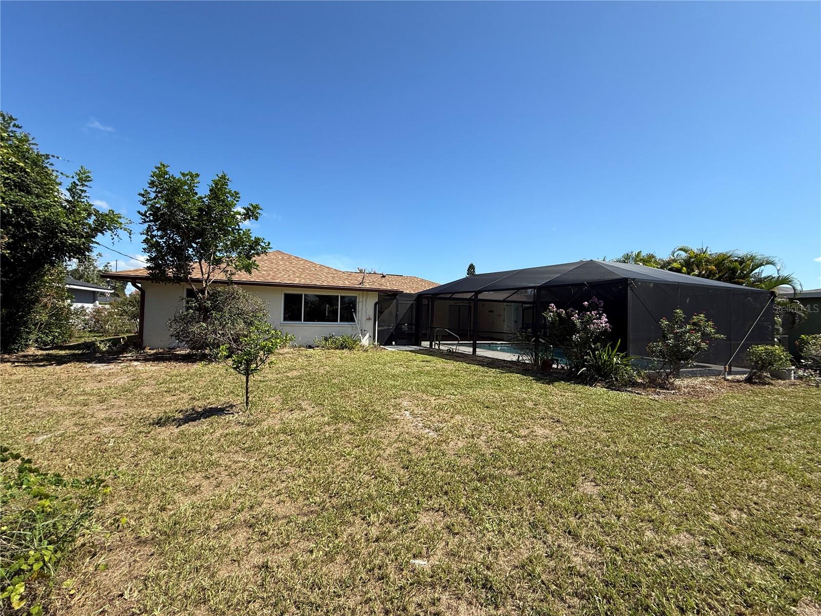386 PINEVIEW DR — photo 32
