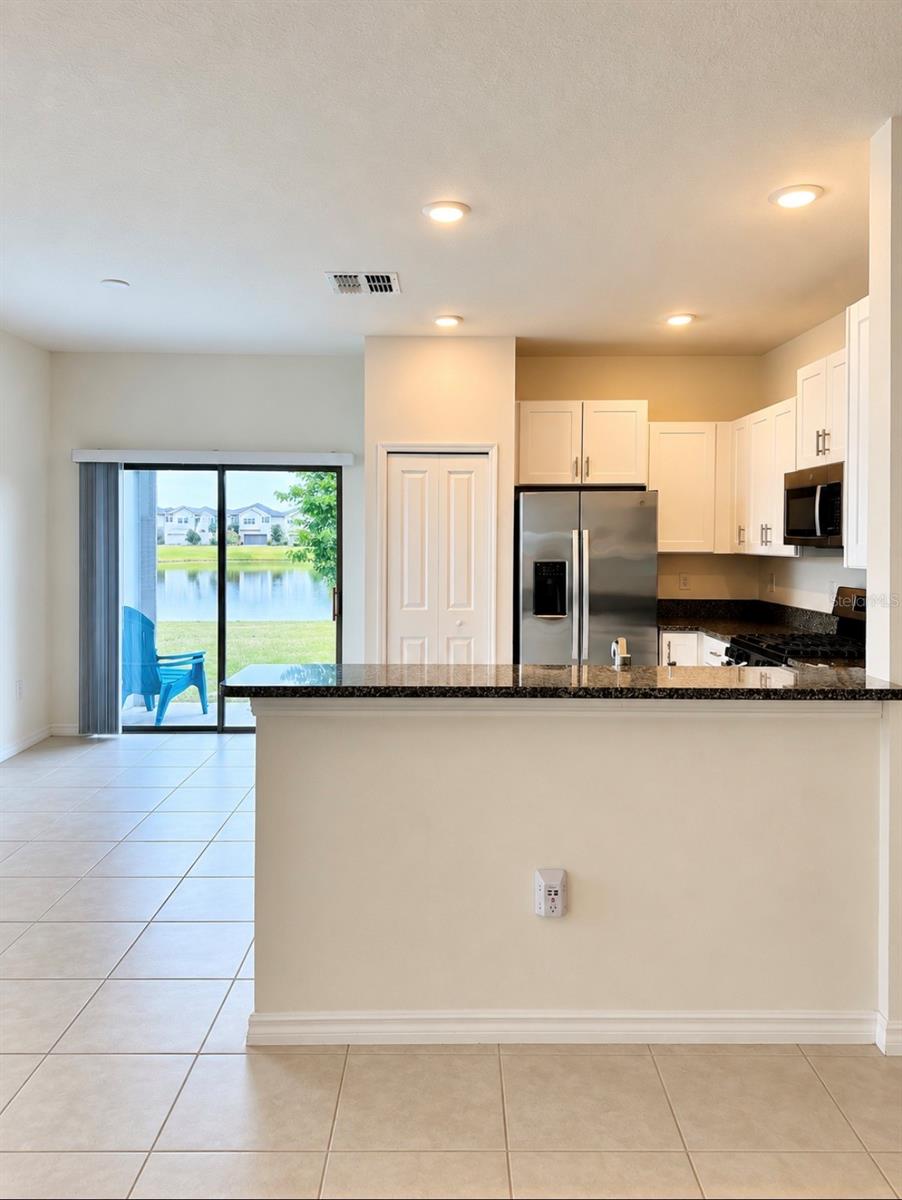 8212 CRESCENT OAKS DR — photo 8