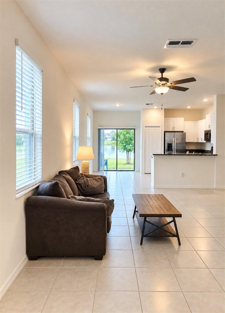 8212 CRESCENT OAKS DR — photo 3