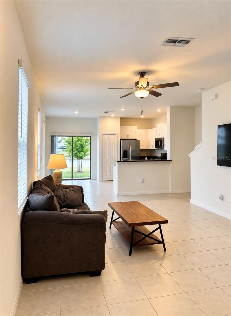 8212 CRESCENT OAKS DR — photo 4