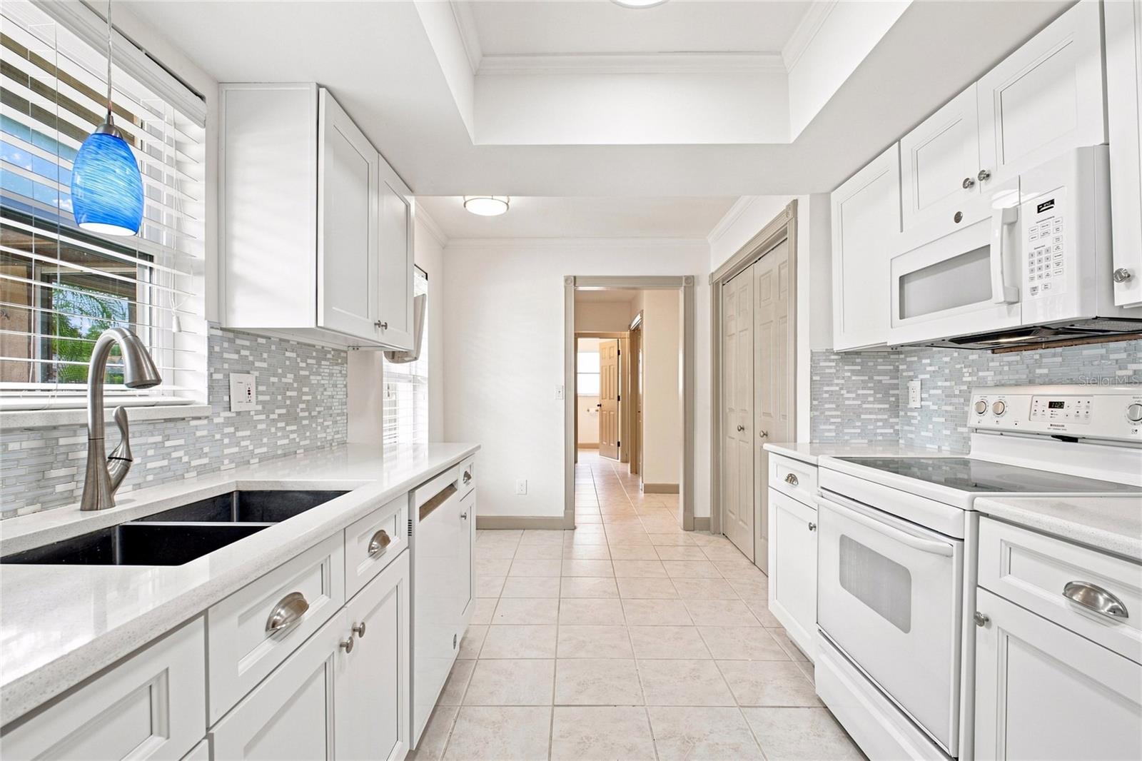 2336 MALCOLM DR — photo 18