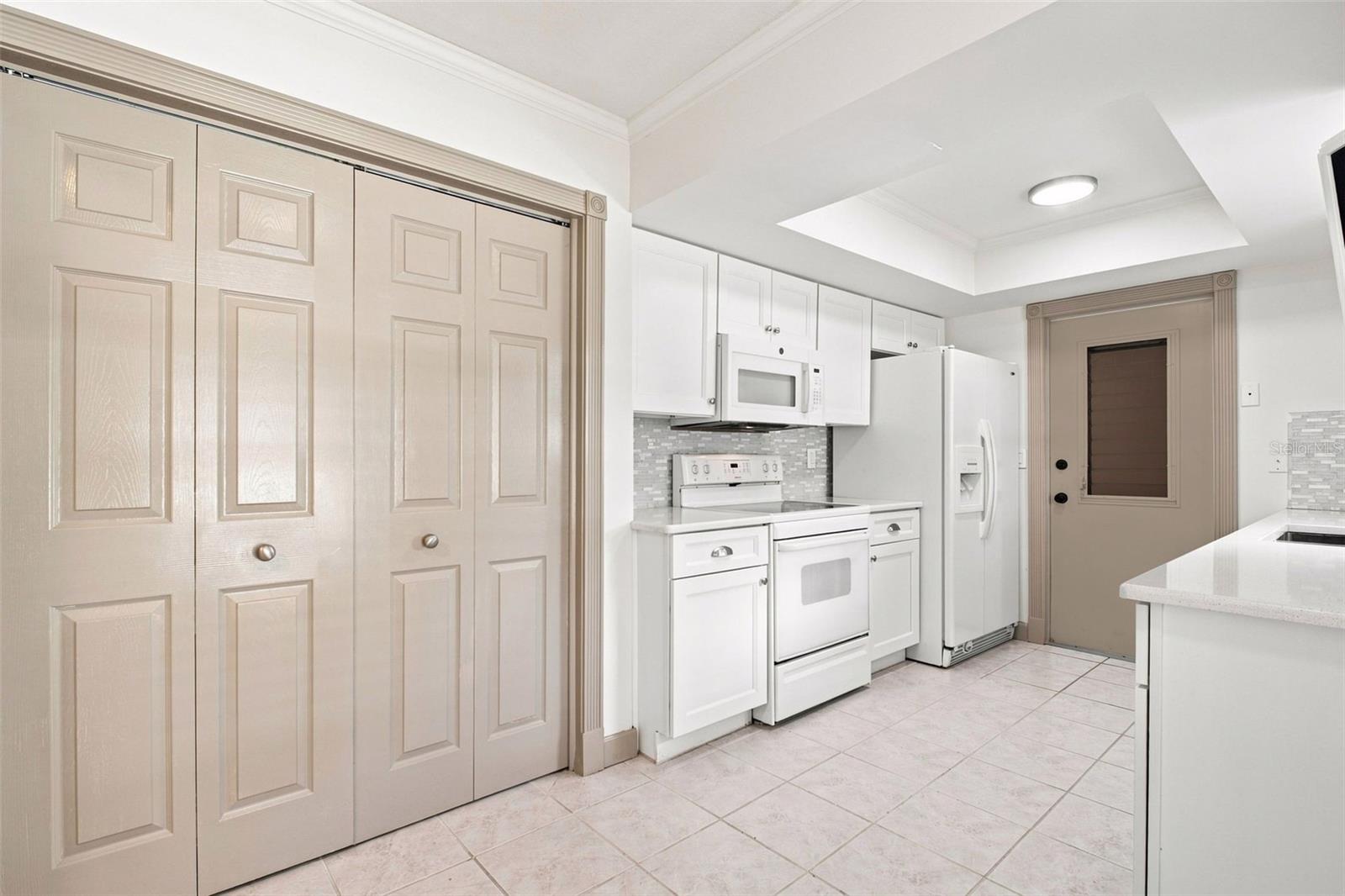 2336 MALCOLM DR — photo 21