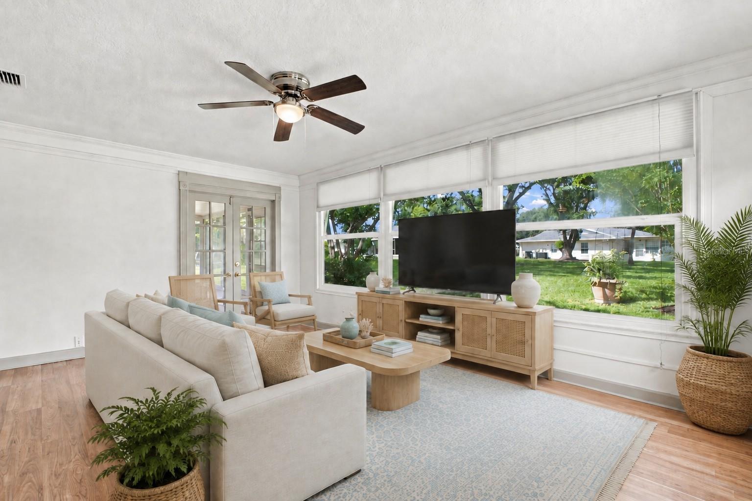 2336 MALCOLM DR — photo 11