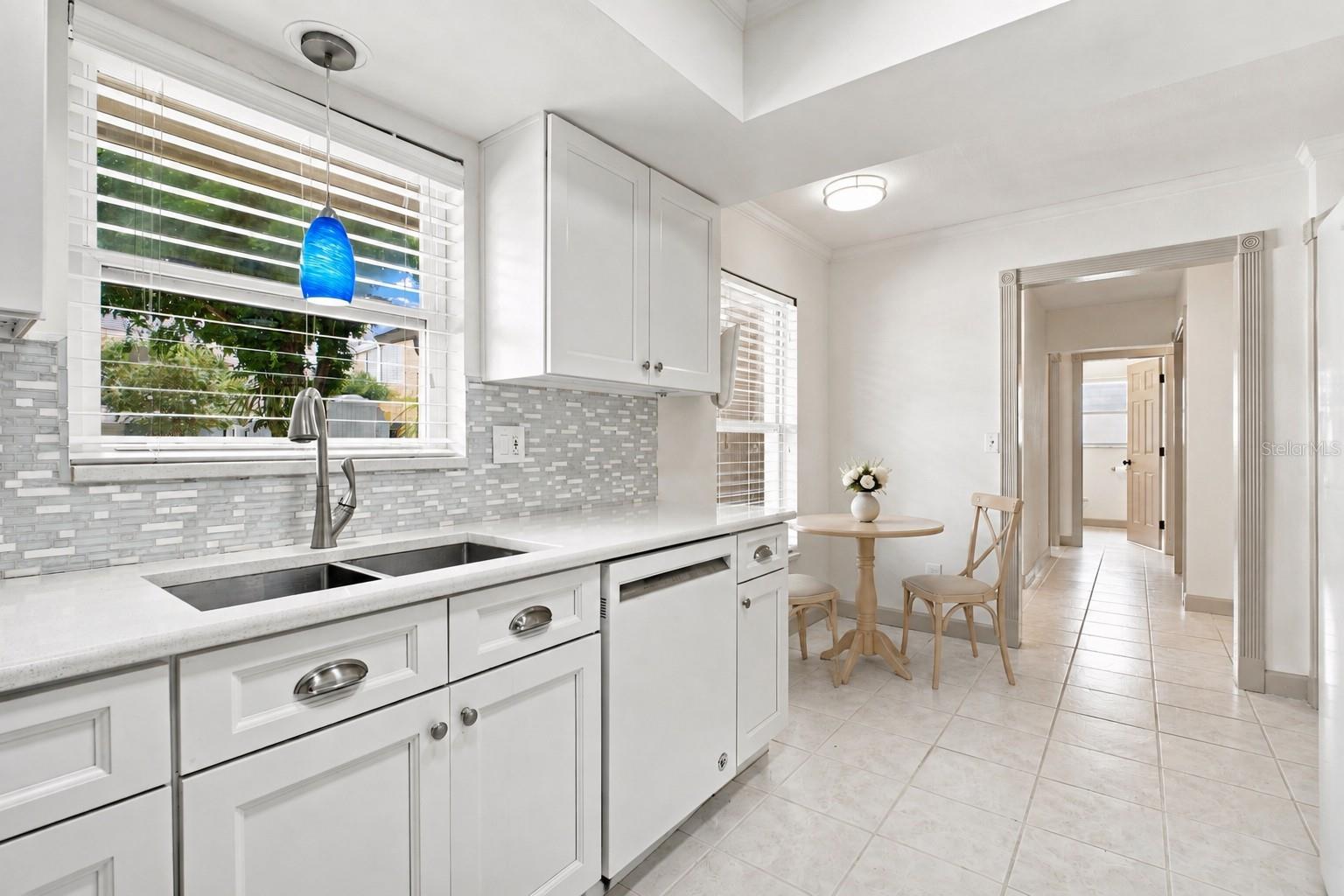 2336 MALCOLM DR — photo 17