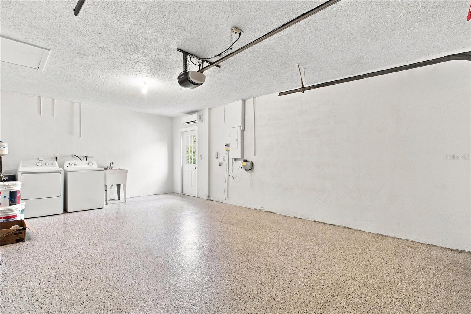 2336 MALCOLM DR — photo 24