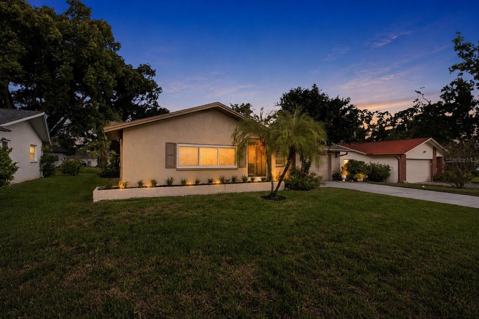 2336 MALCOLM DR — photo 3