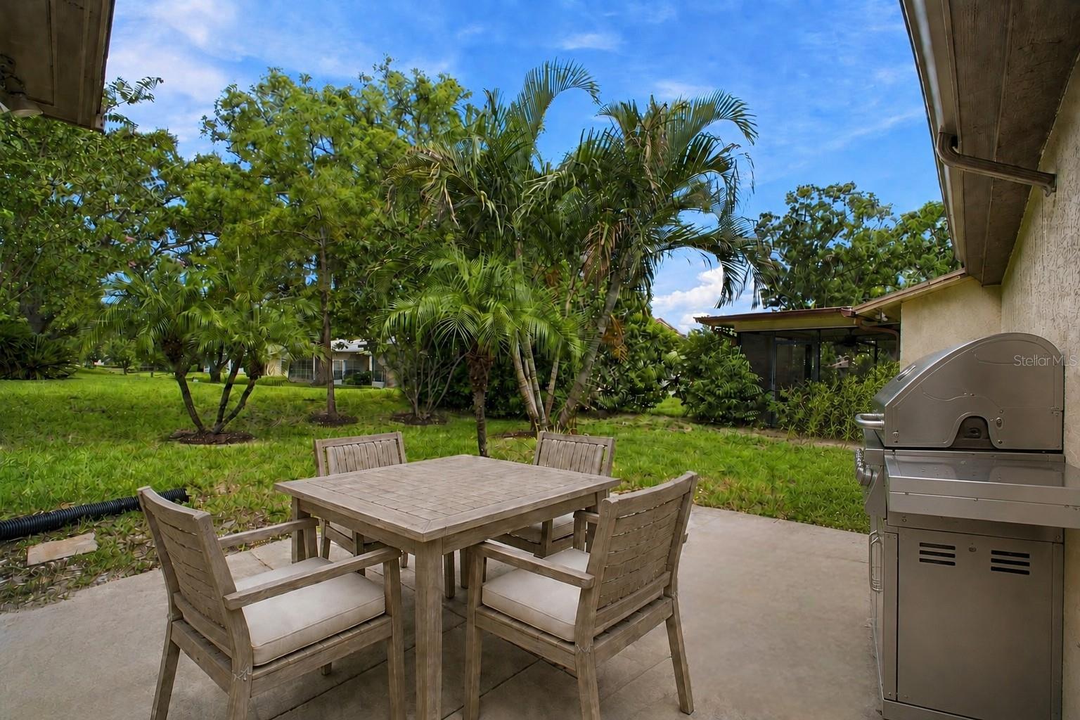2336 MALCOLM DR — photo 35