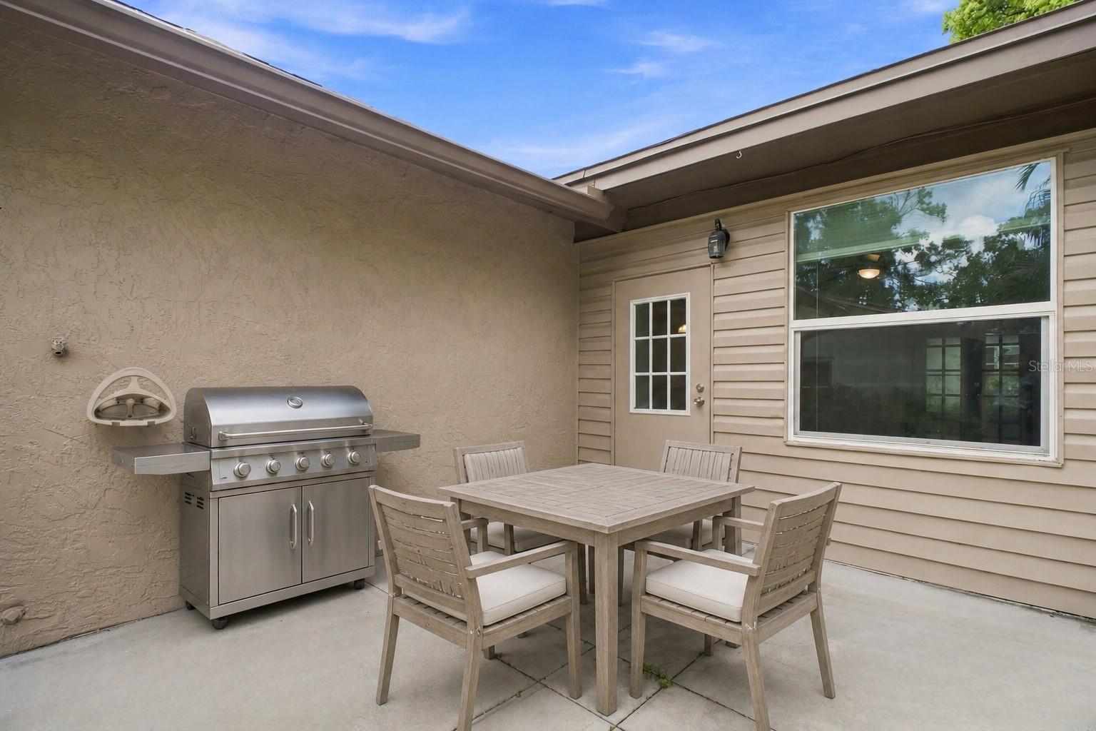 2336 MALCOLM DR — photo 36