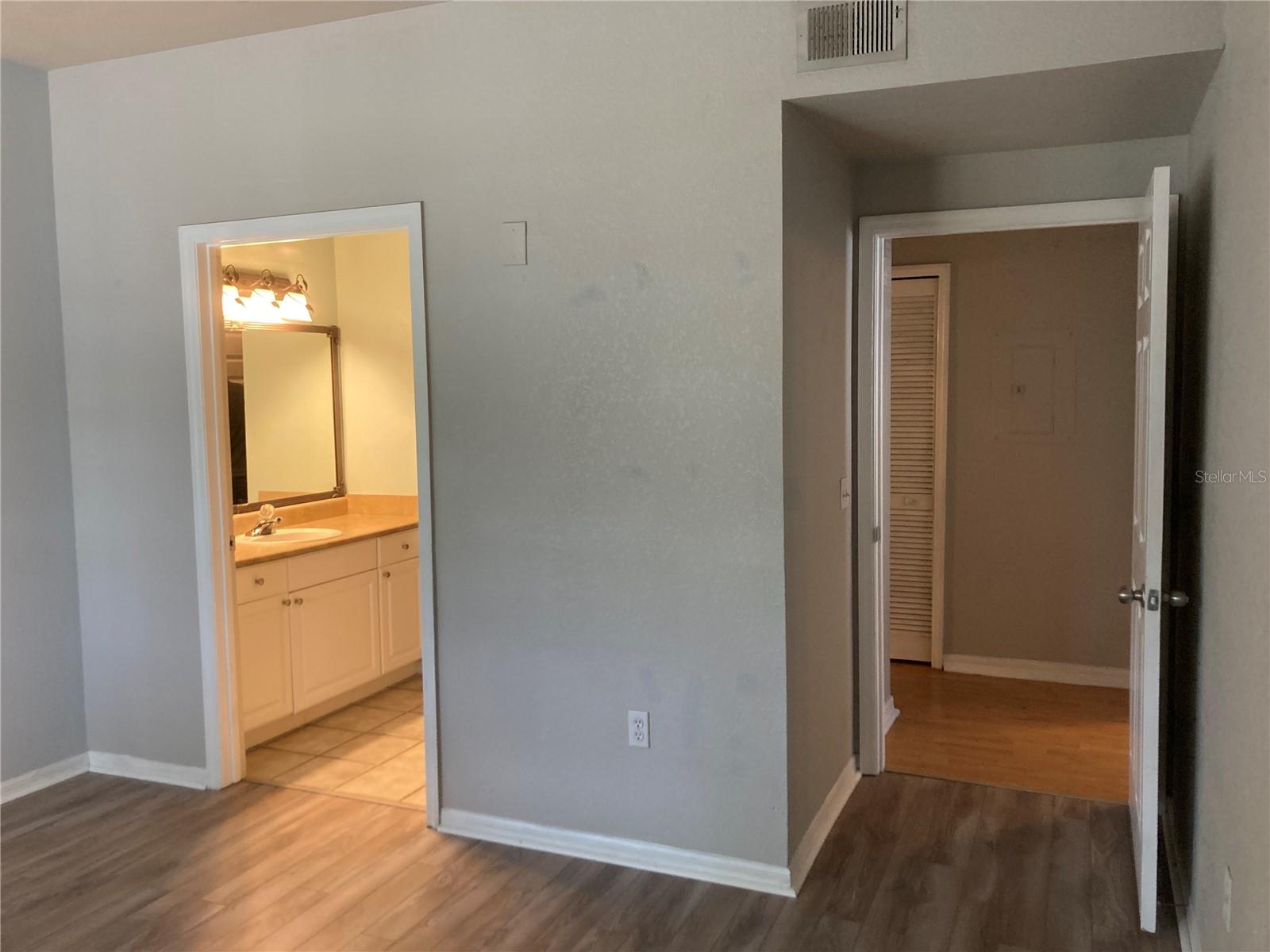 5541 ROSEHILL RD #101 — photo 13