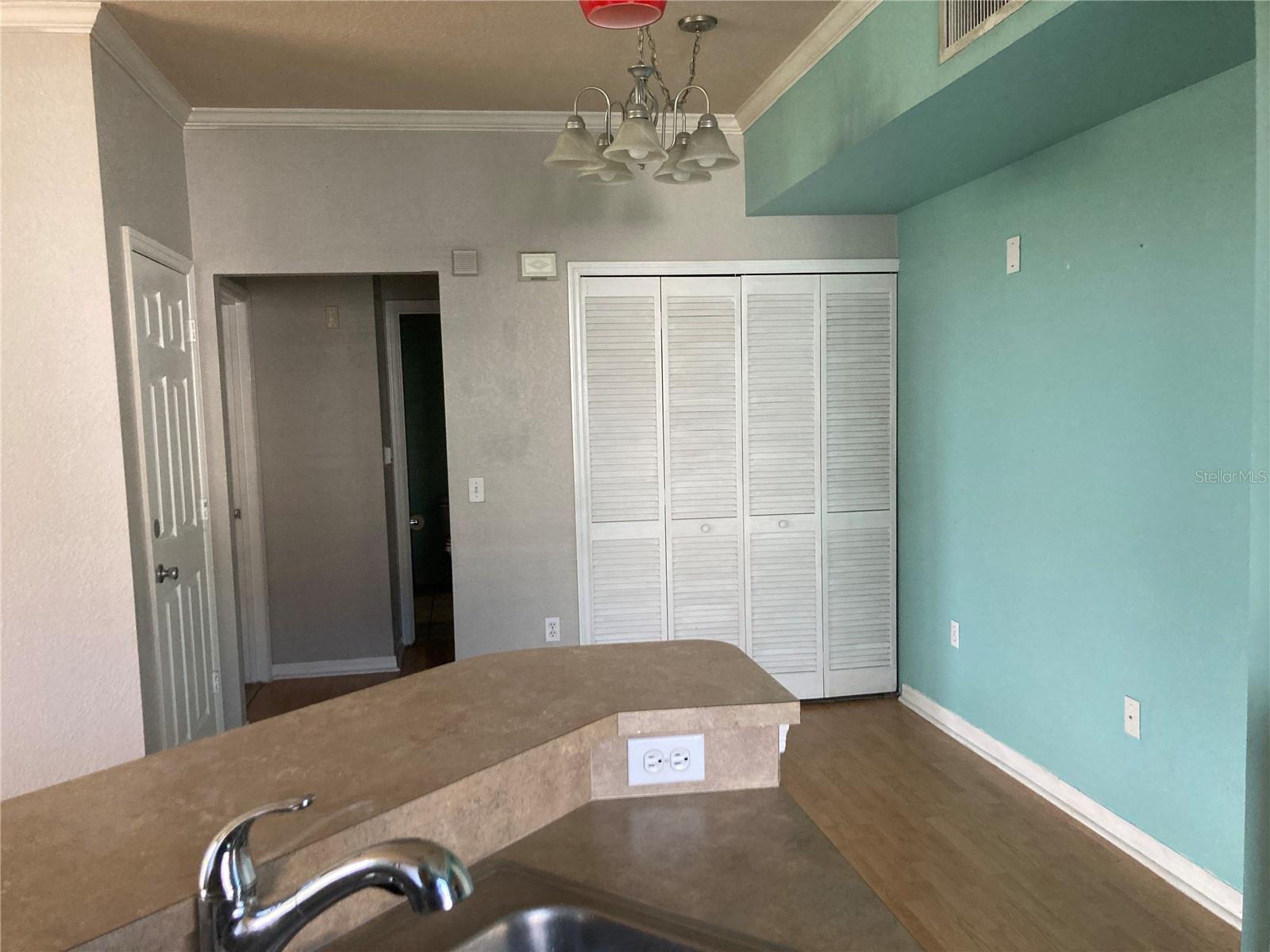 5541 ROSEHILL RD #101 — photo 2