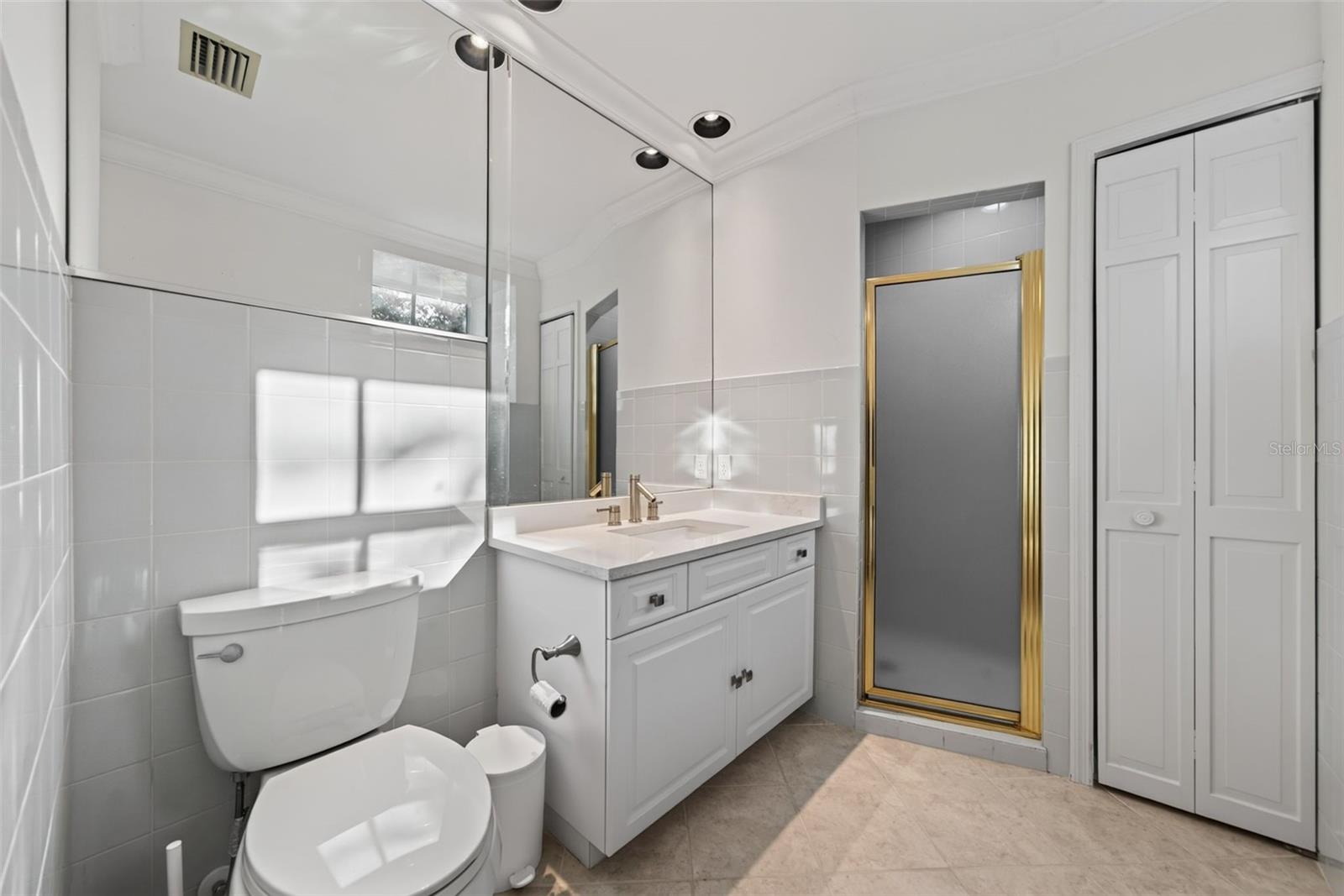 226 SAINT JAMES PARK — photo 38