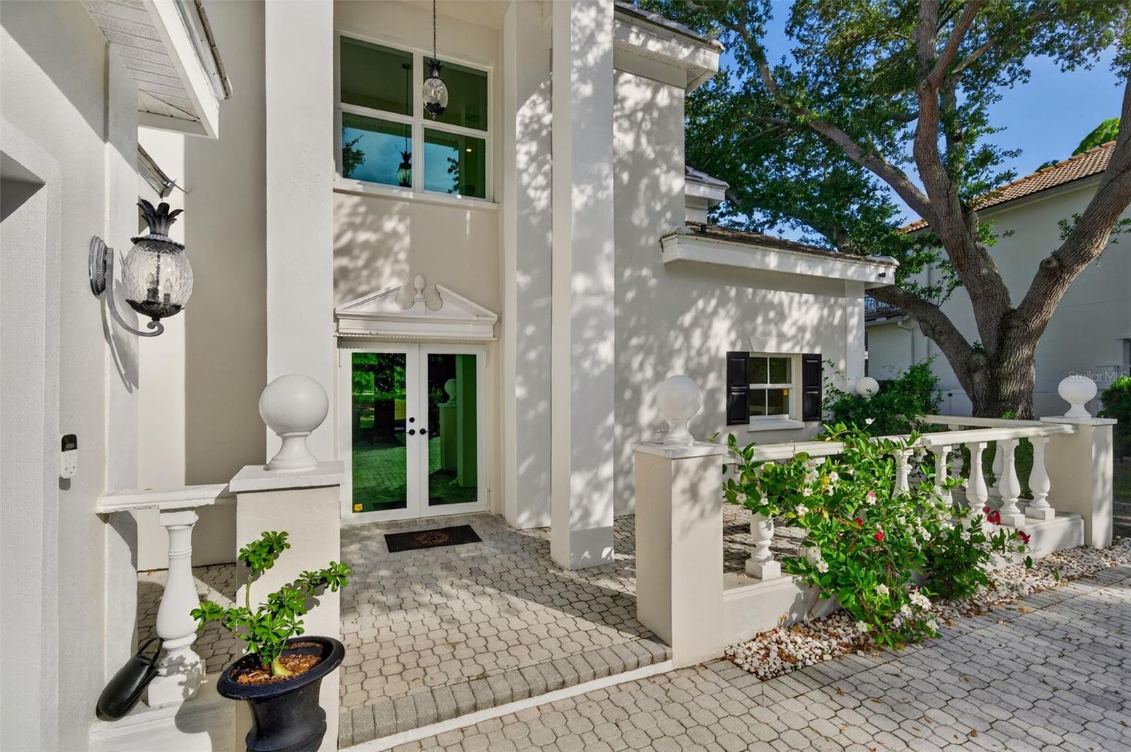 226 SAINT JAMES PARK — photo 4