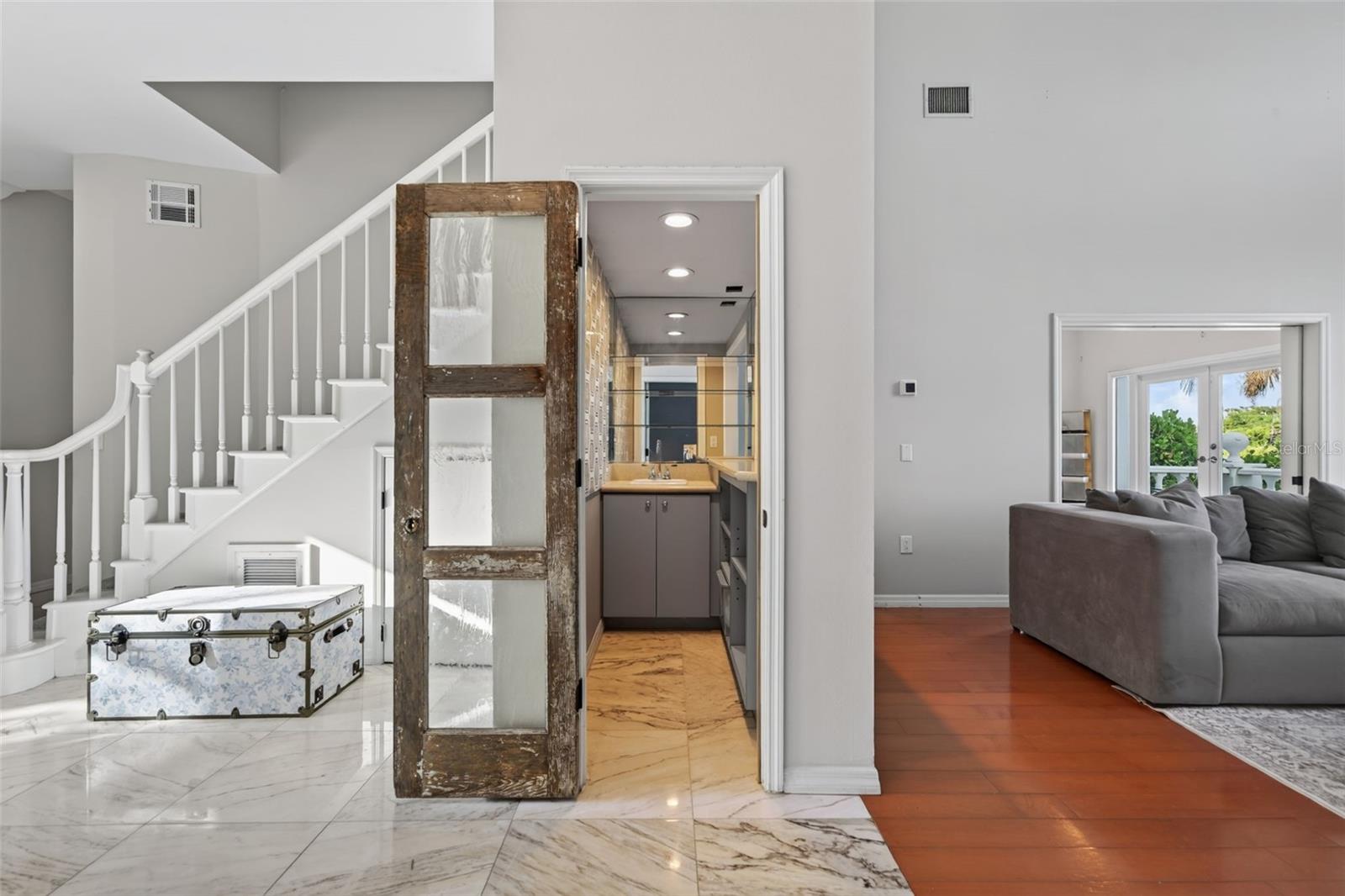 226 SAINT JAMES PARK — photo 8