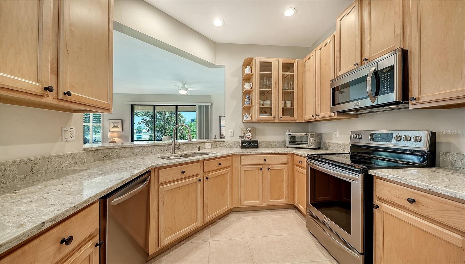 1383 MASENO DR — photo 8