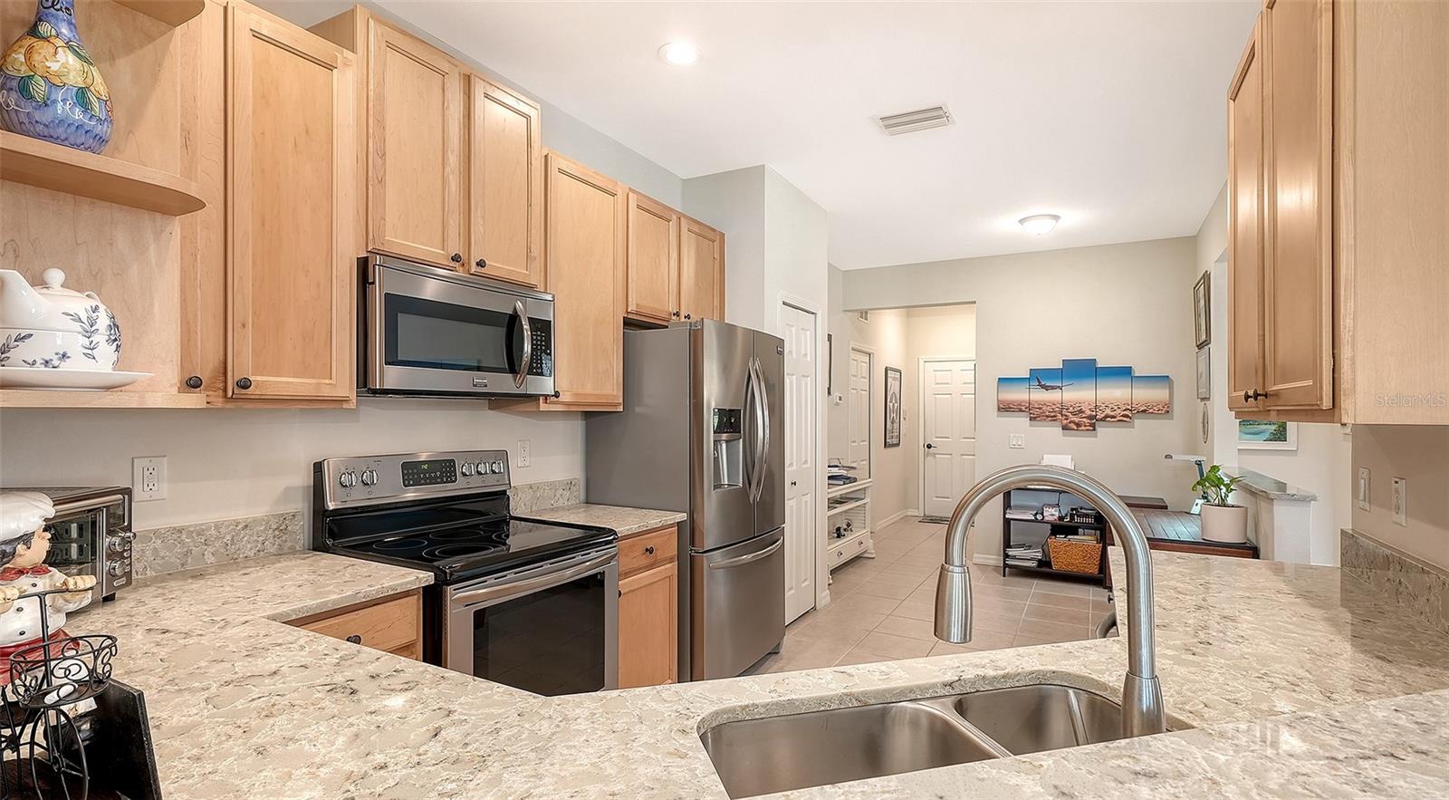 1383 MASENO DR — photo 10
