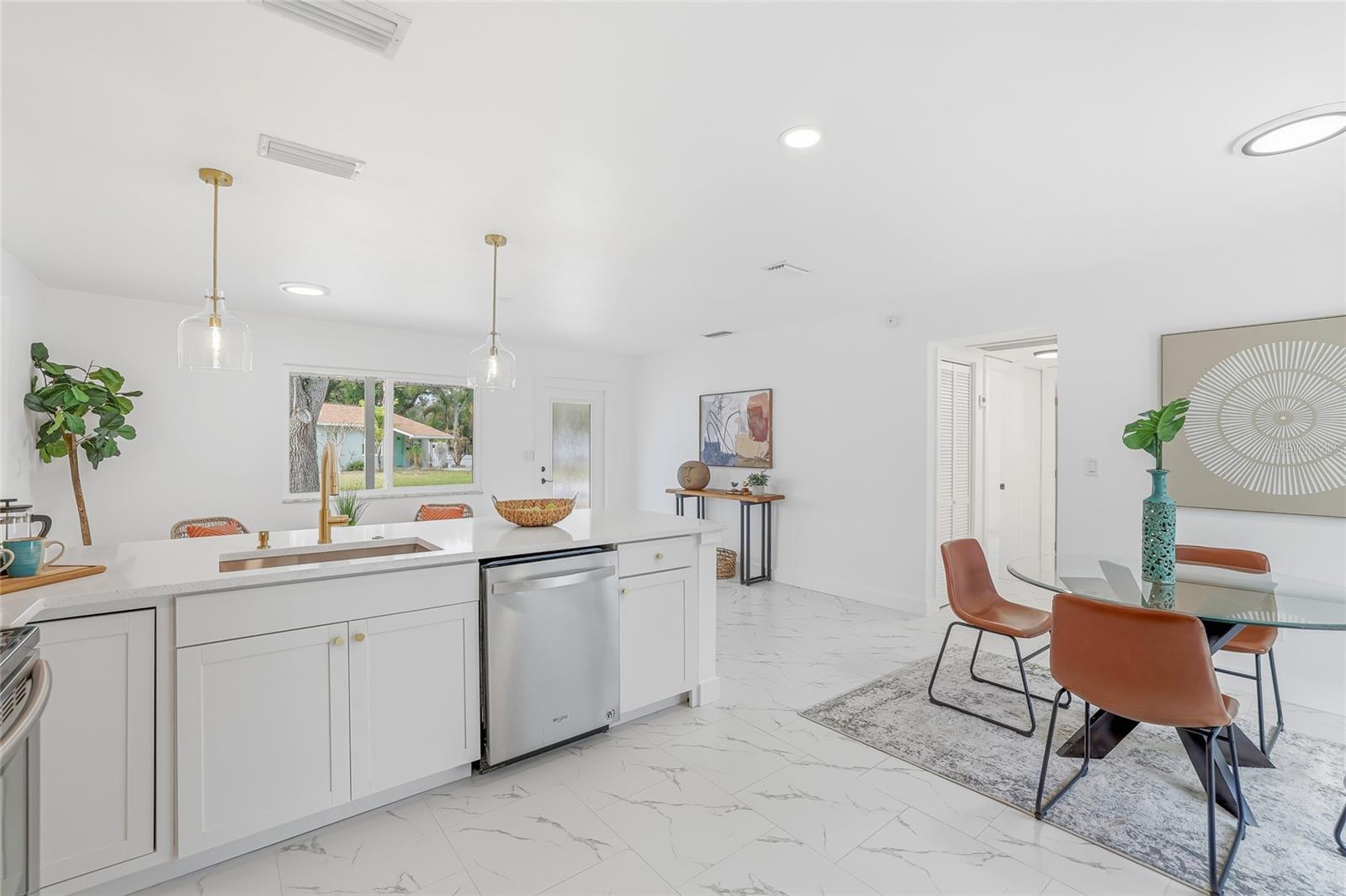 4095 LOCUST ST NE — photo 14