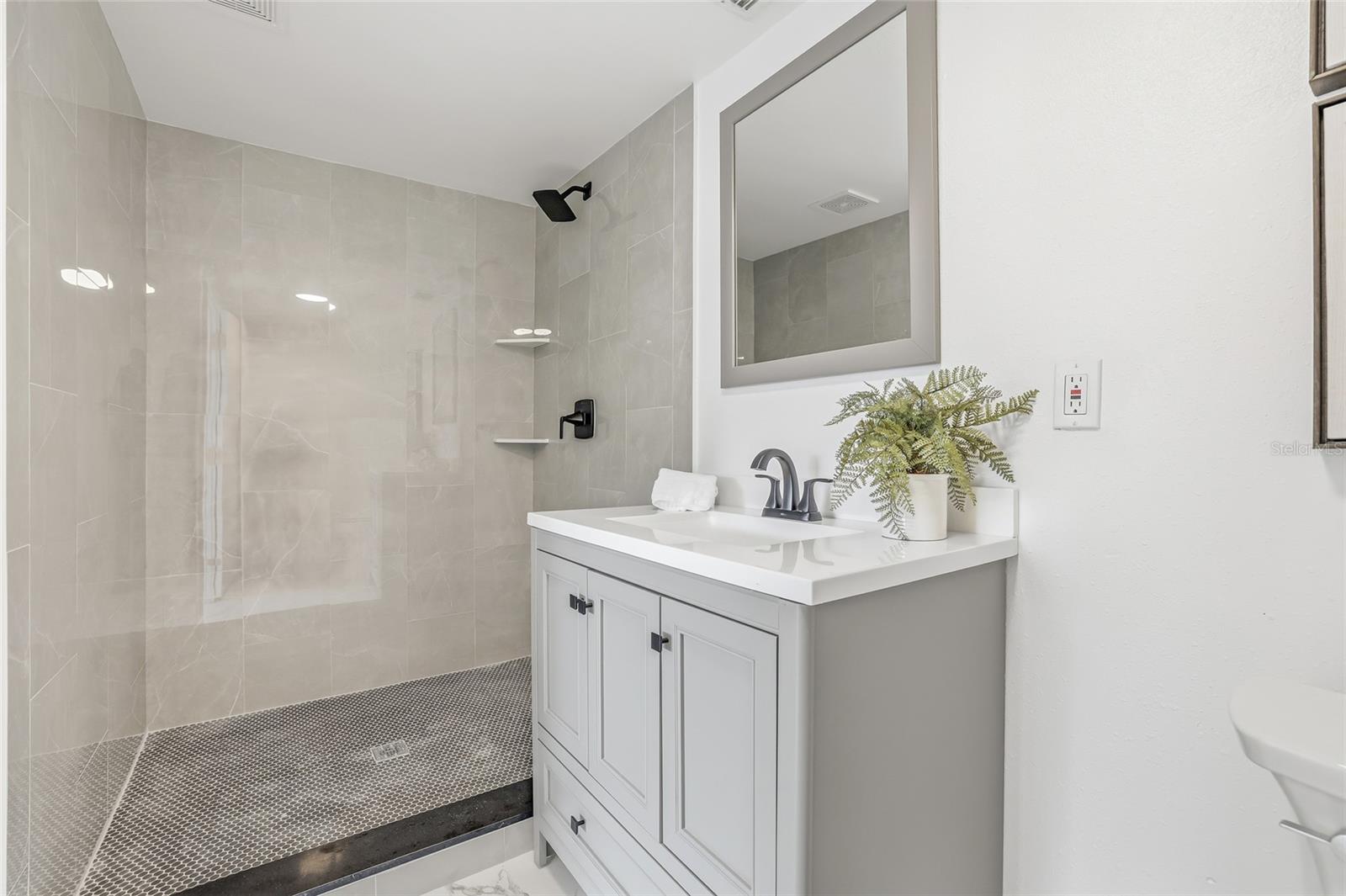 4095 LOCUST ST NE — photo 23