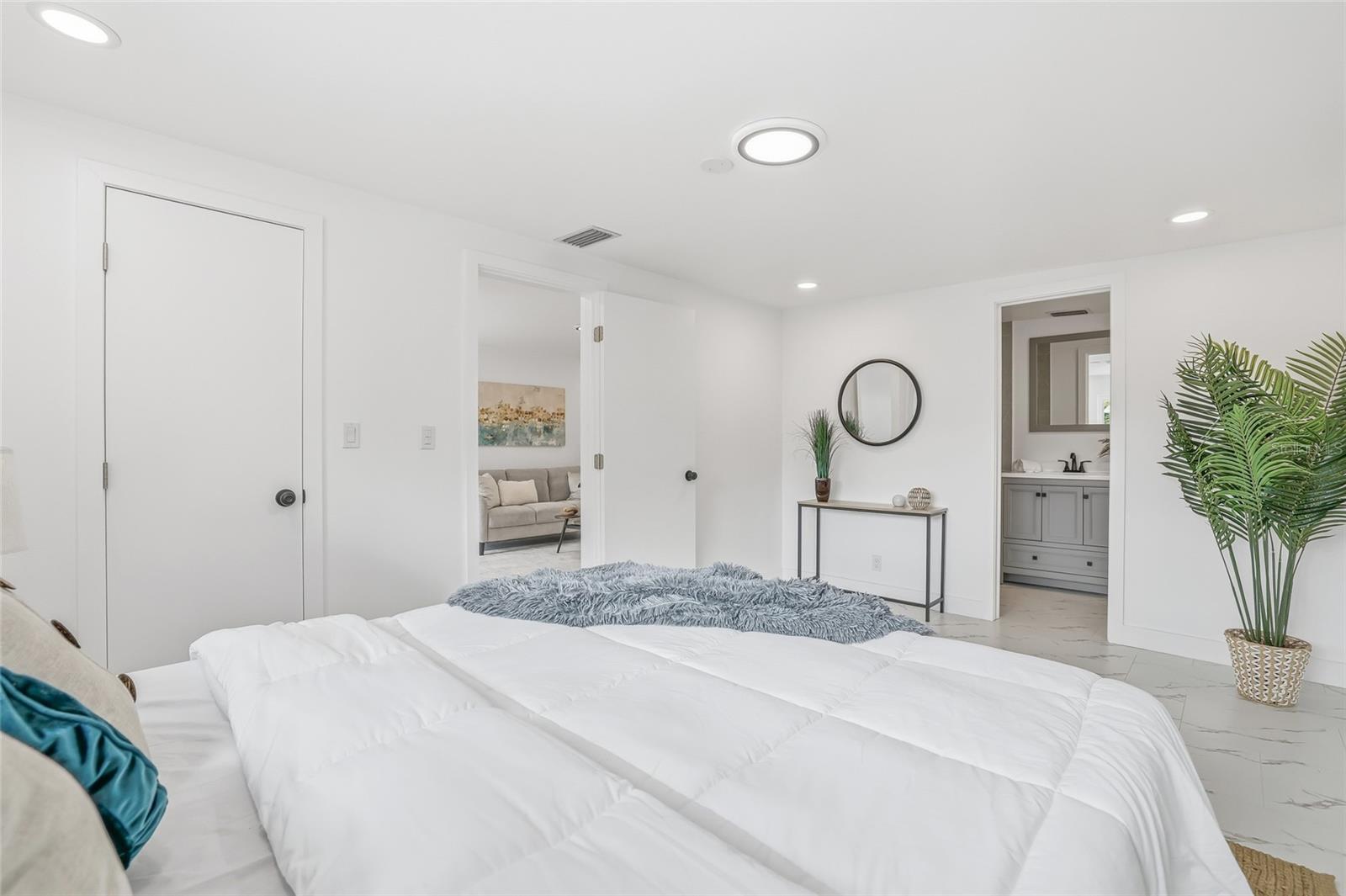4095 LOCUST ST NE — photo 19