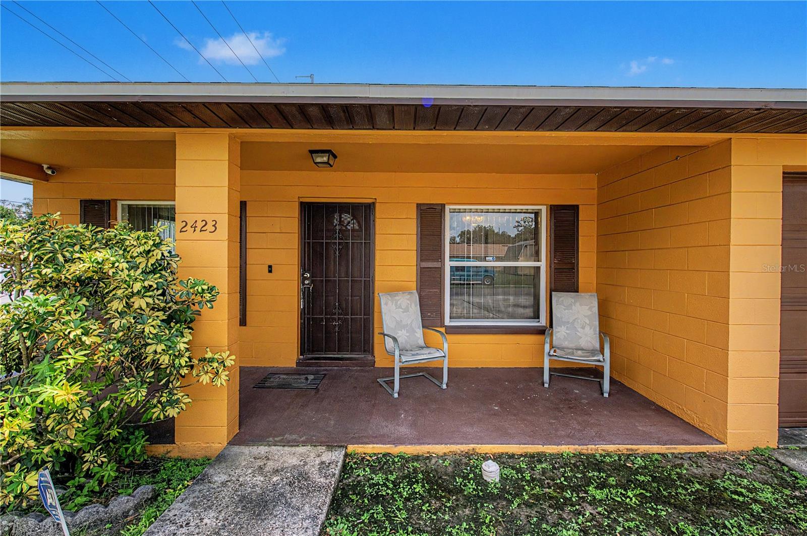 2423 E OKARA RD — photo 2