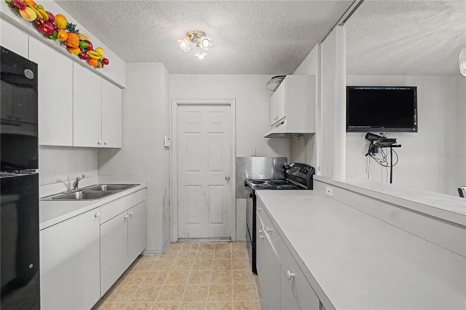 2423 E OKARA RD — photo 13