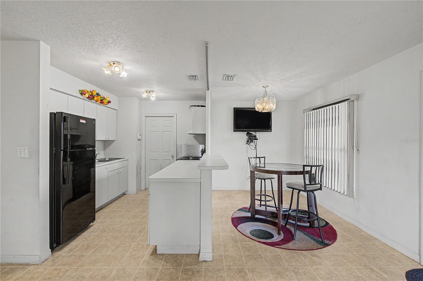 2423 E OKARA RD — photo 9