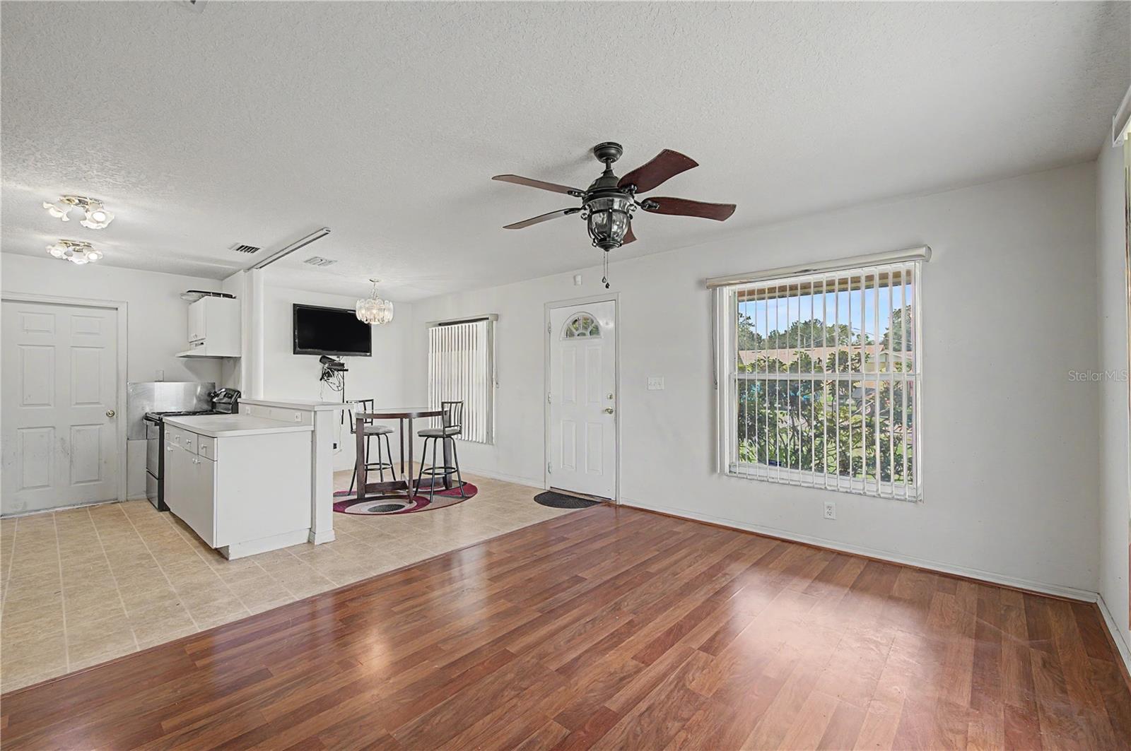 2423 E OKARA RD — photo 4