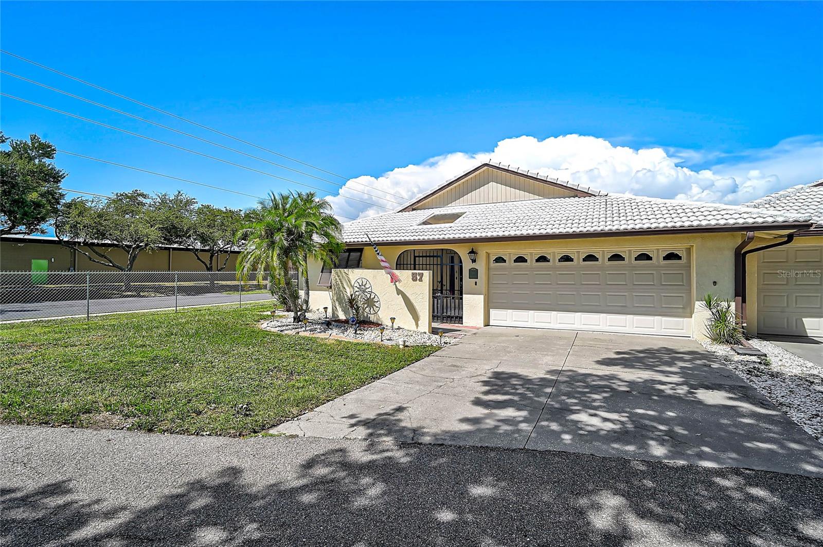57 SANDSTONE CIR — photo 39
