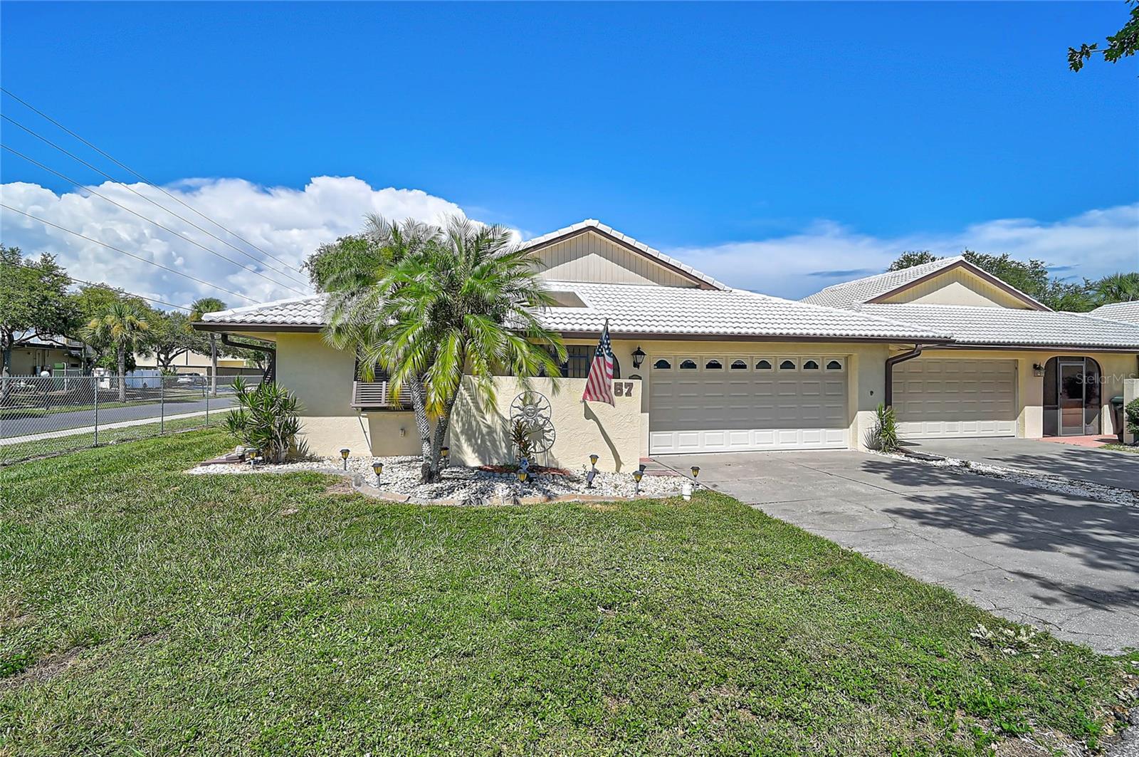 57 SANDSTONE CIR — photo 37