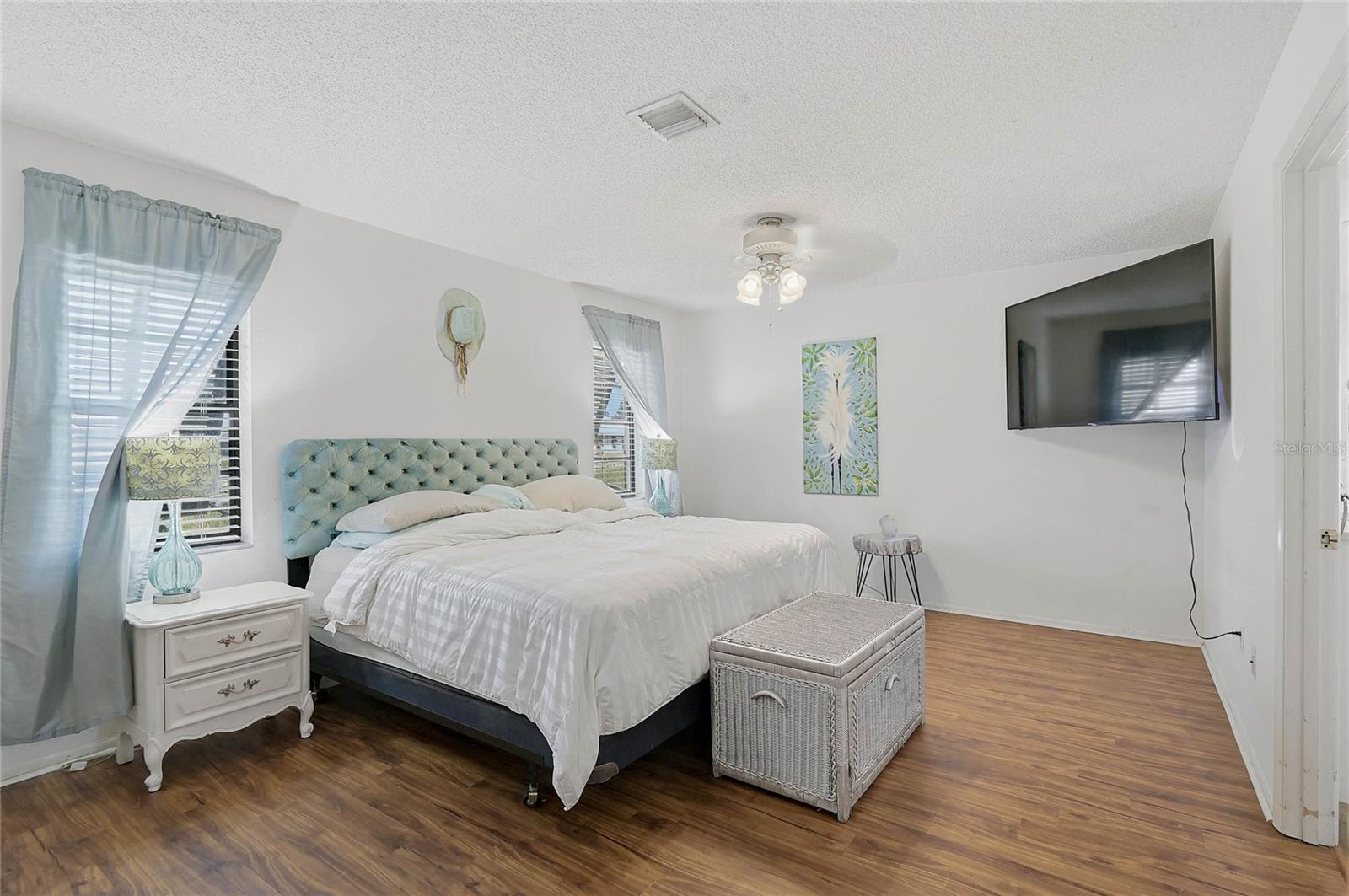 57 SANDSTONE CIR — photo 18