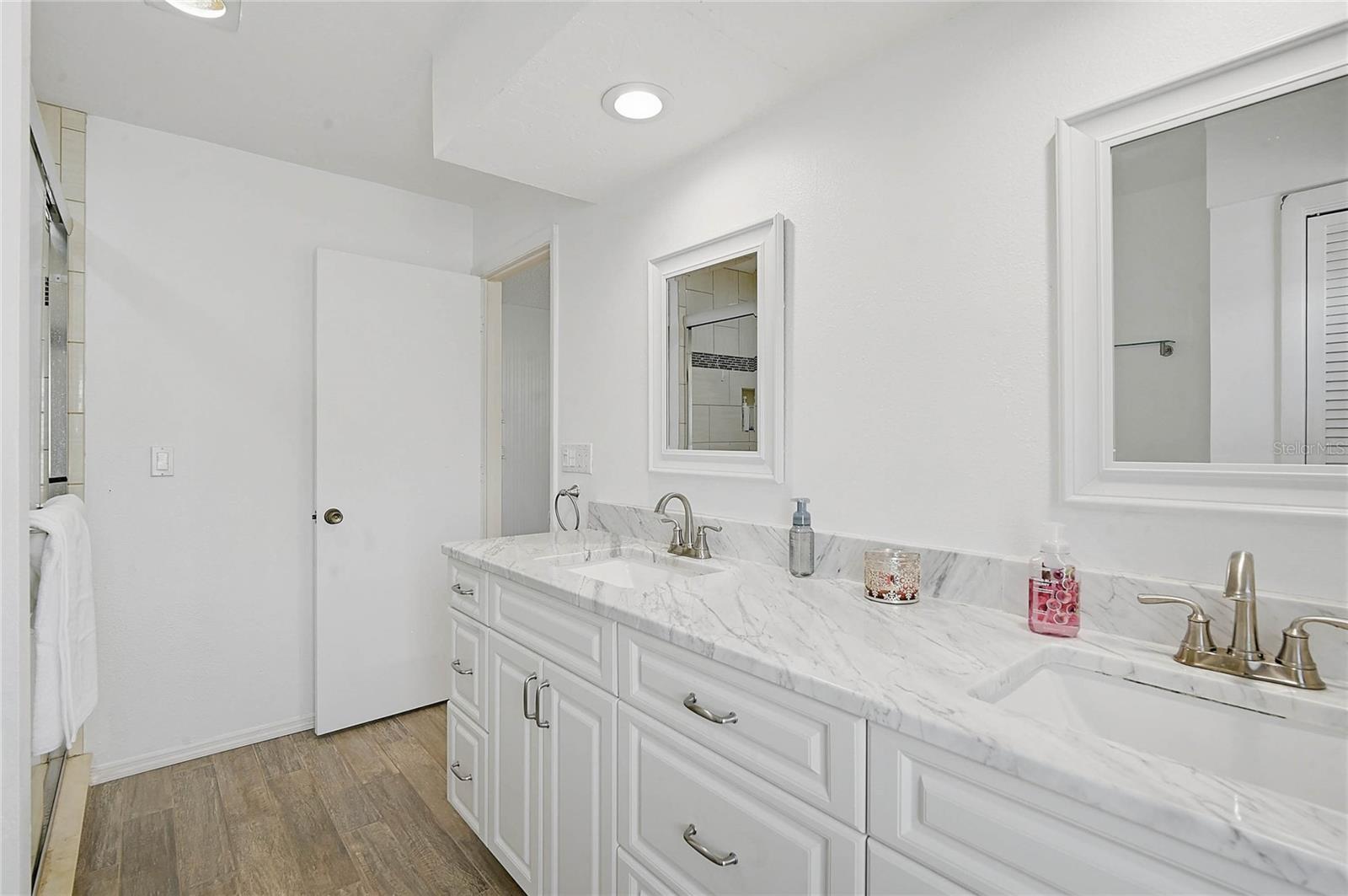 57 SANDSTONE CIR — photo 21