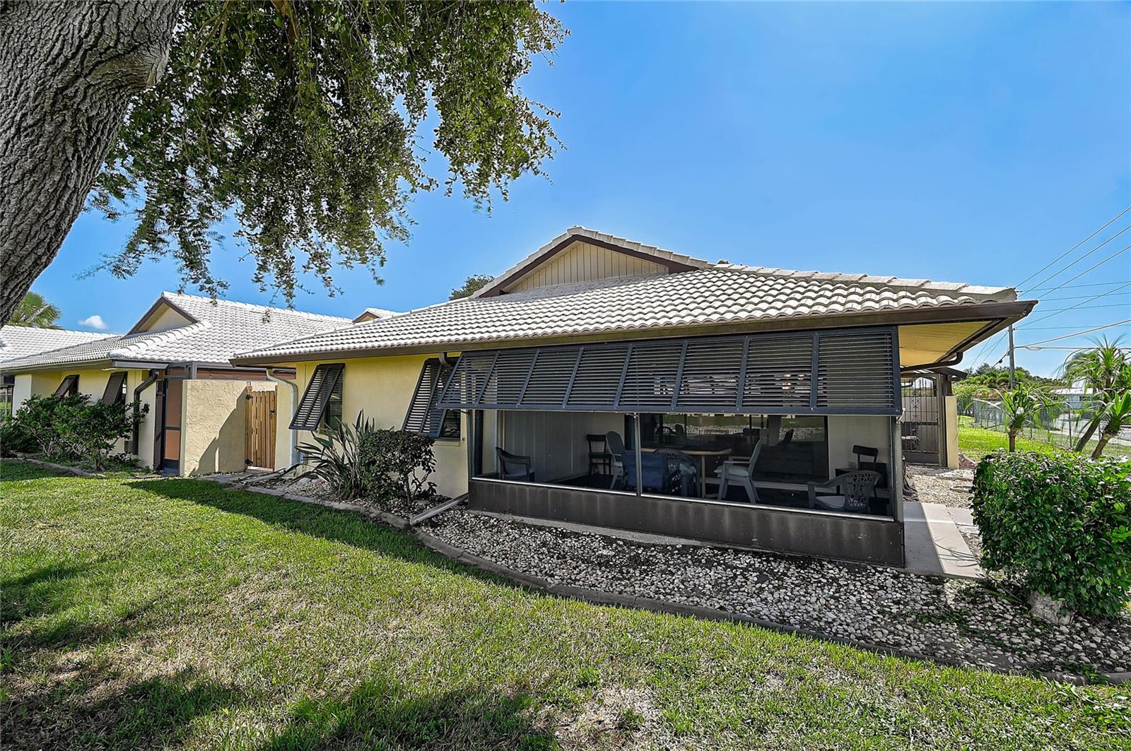 57 SANDSTONE CIR — photo 31