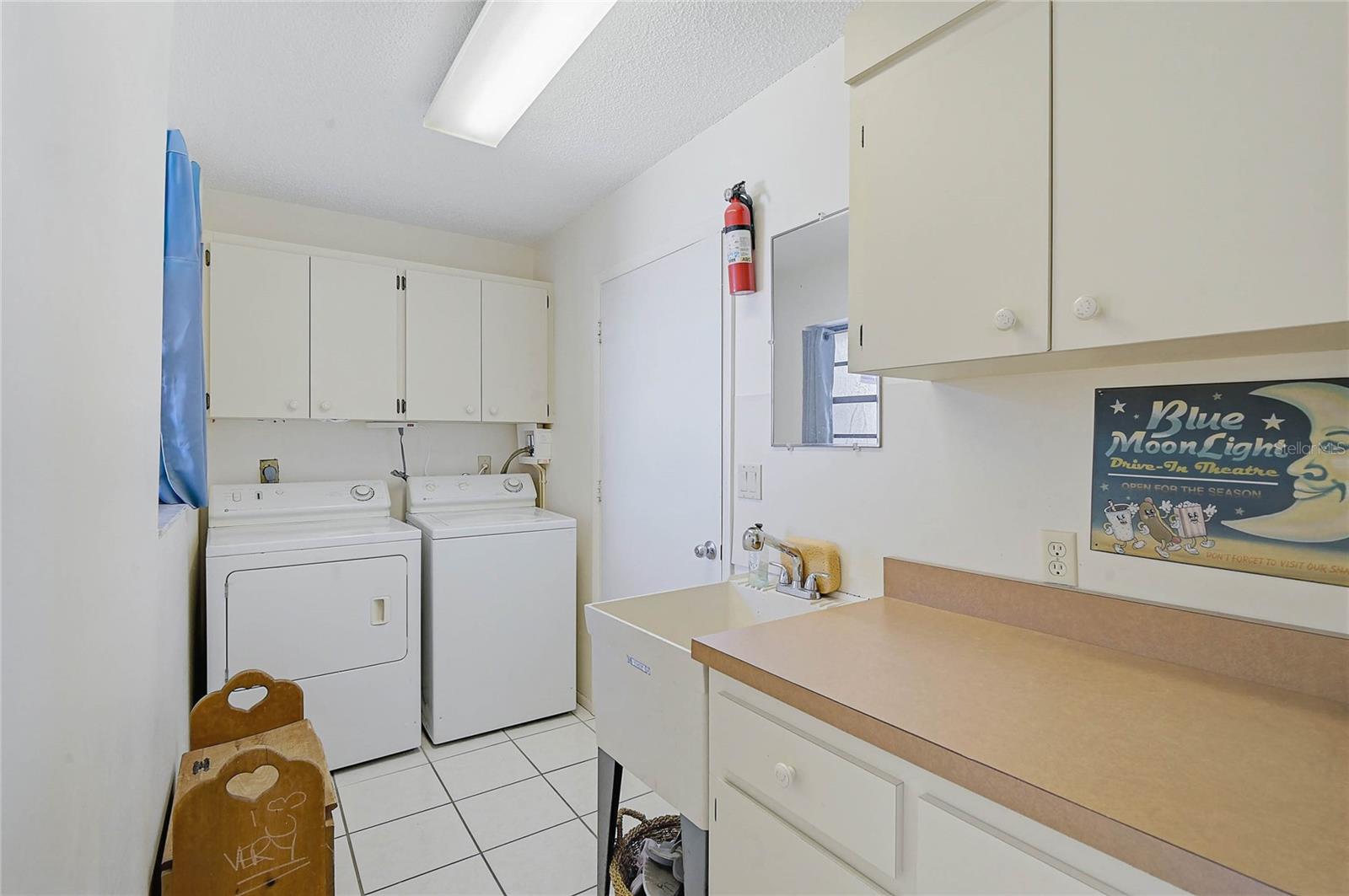 57 SANDSTONE CIR — photo 25